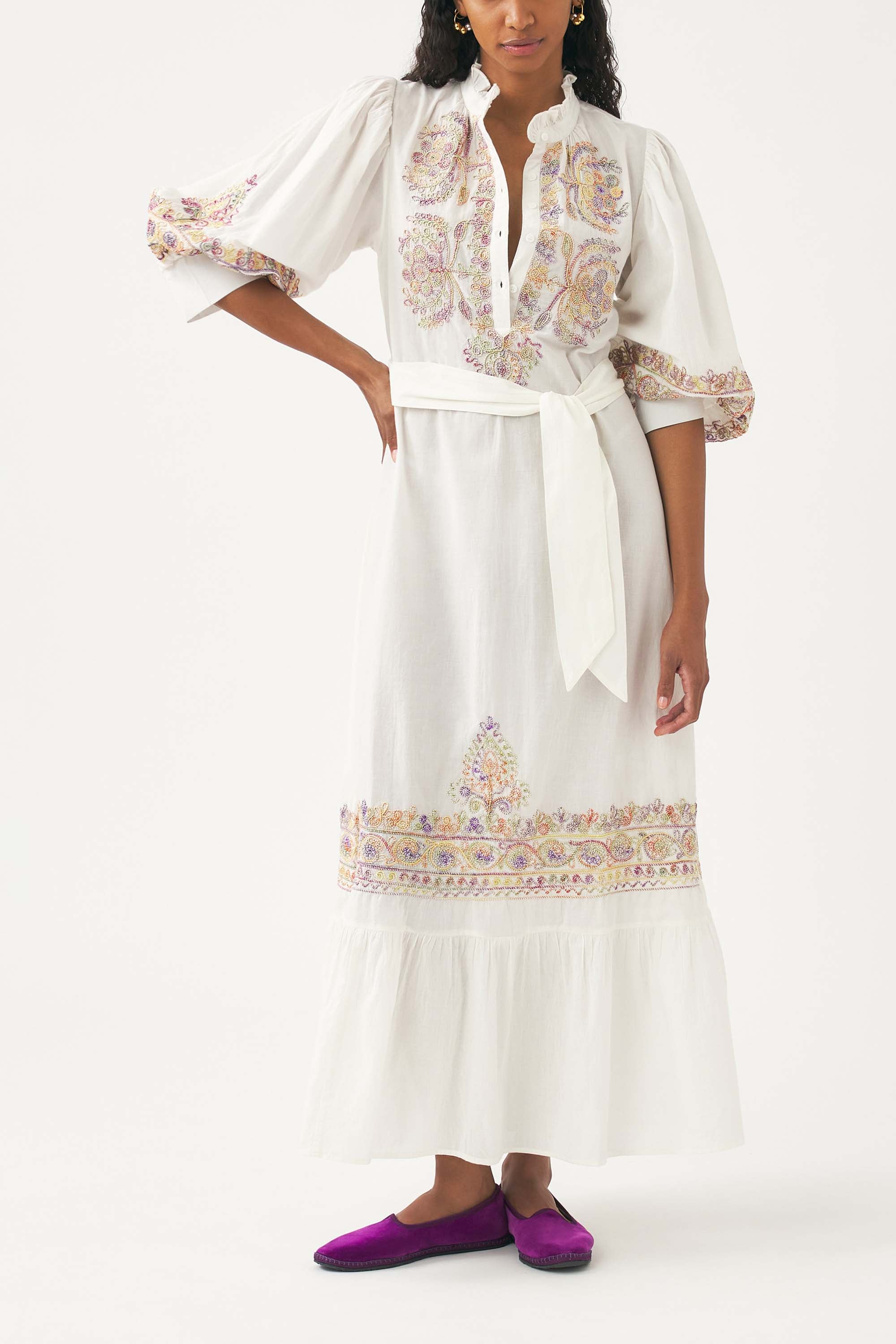 Robe longue brodée à la main Neil
