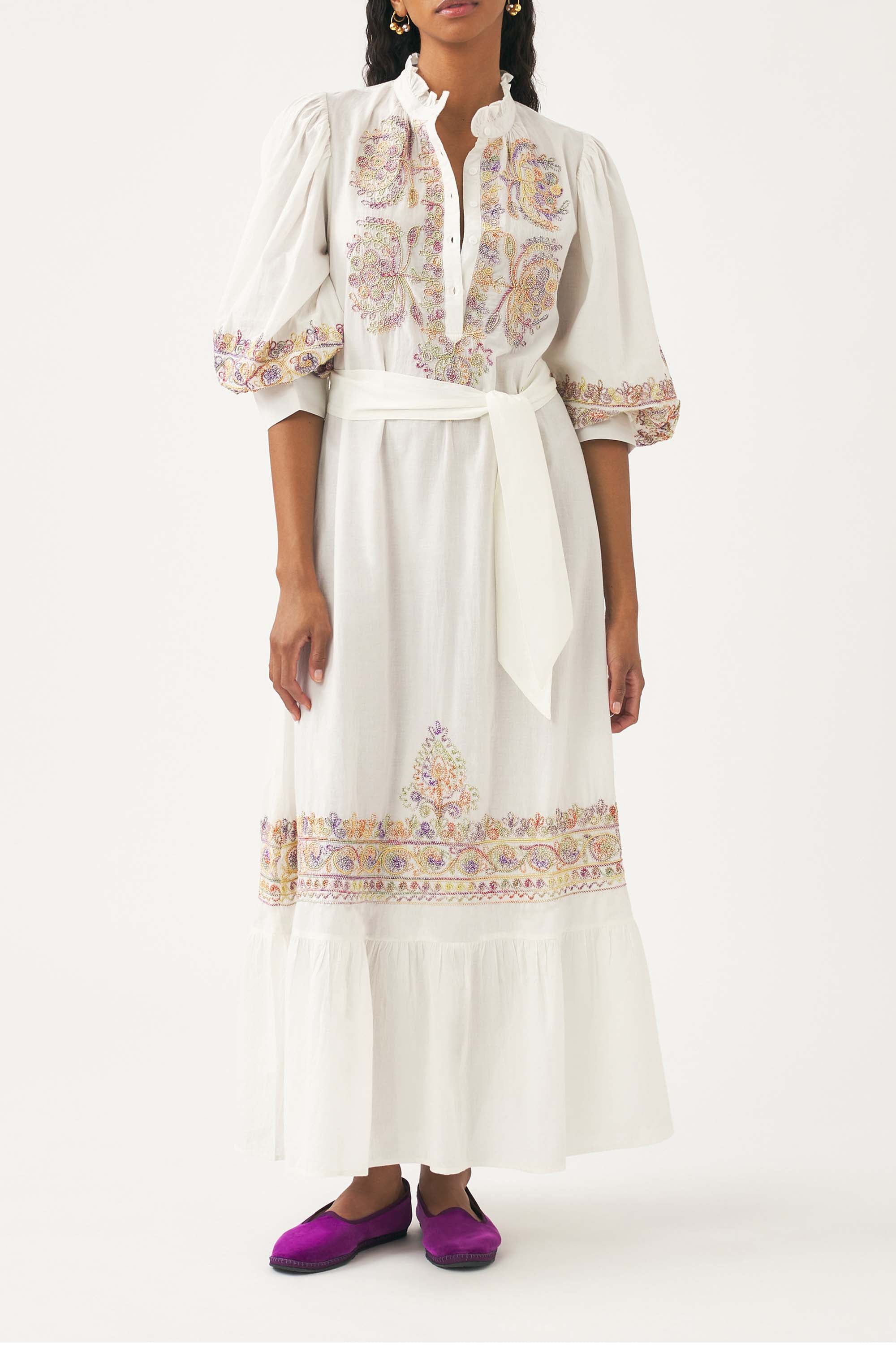Robe longue brodée à la main Neil