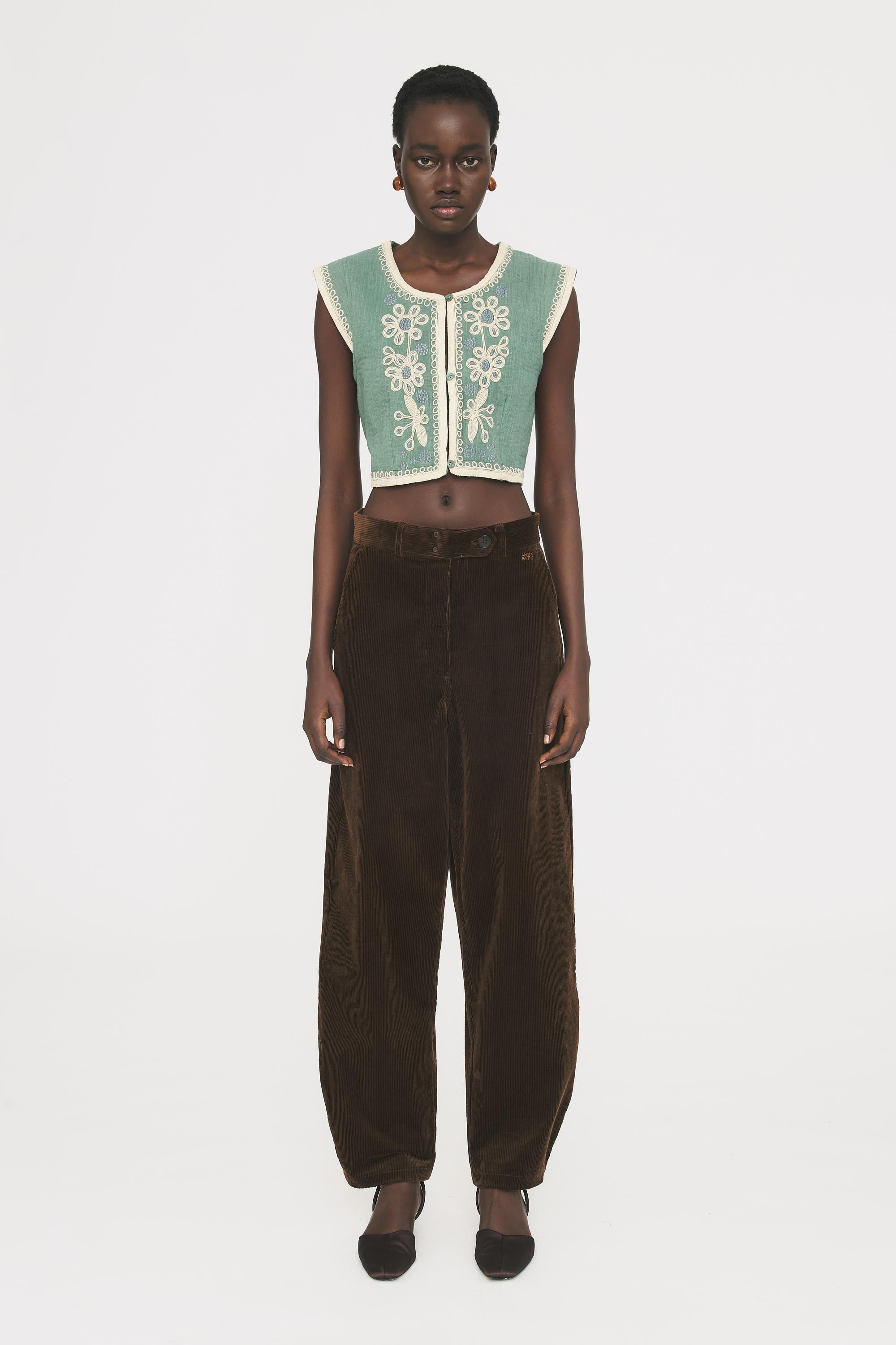 Nohi vest