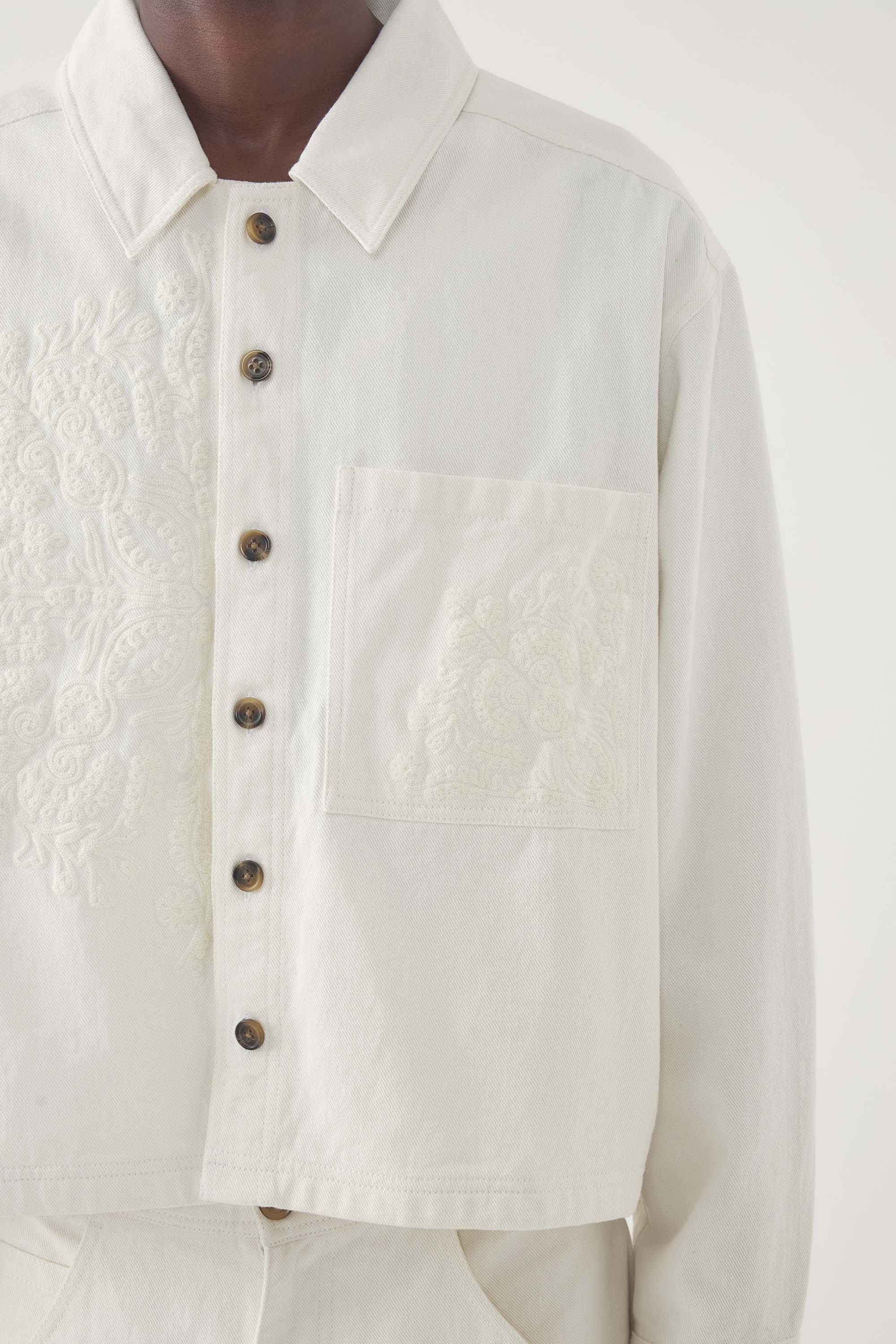 Chaqueta bordada Adonis