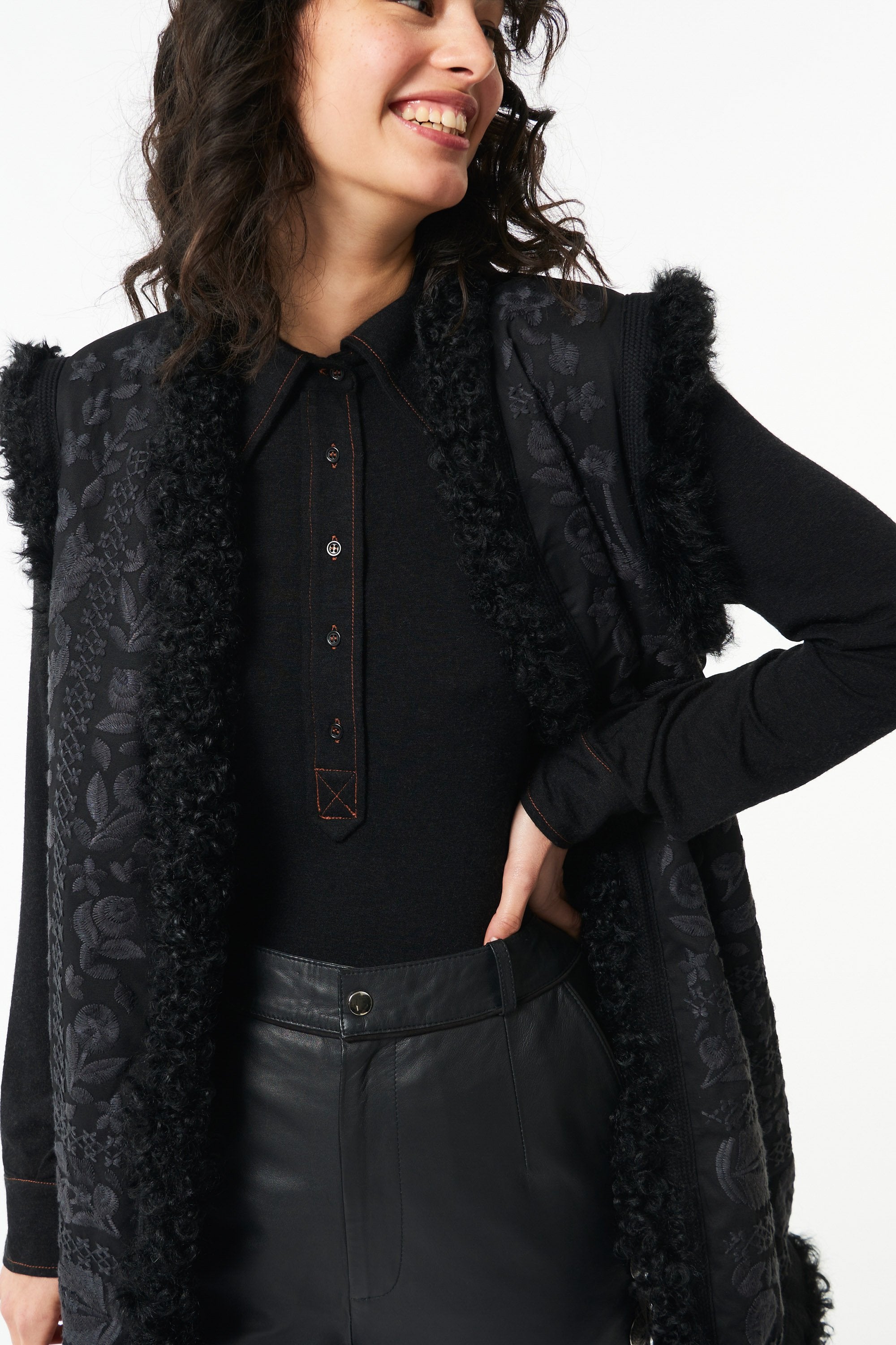 Huga long fur vest - Black