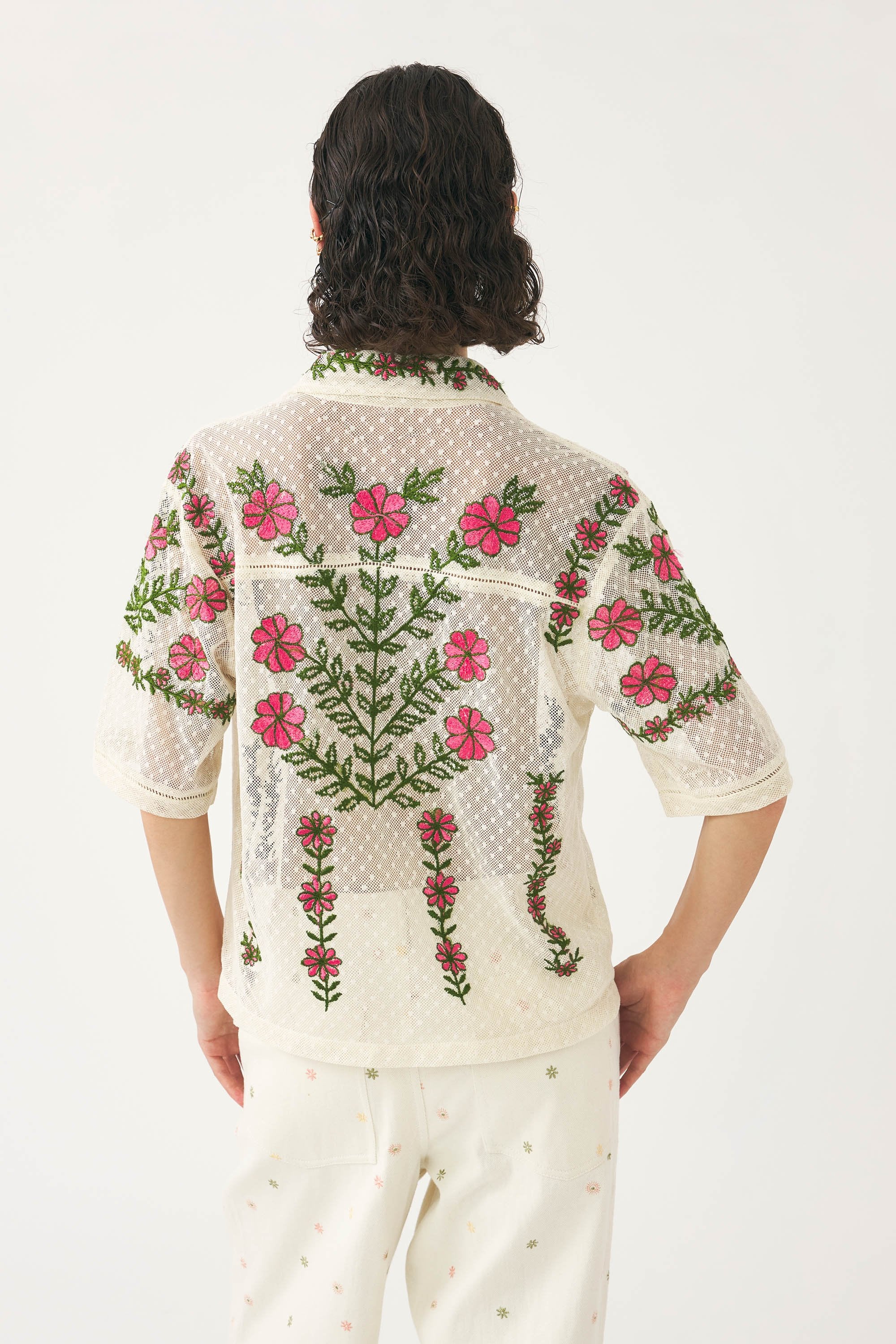 Chemise en dentelle brodée Ario