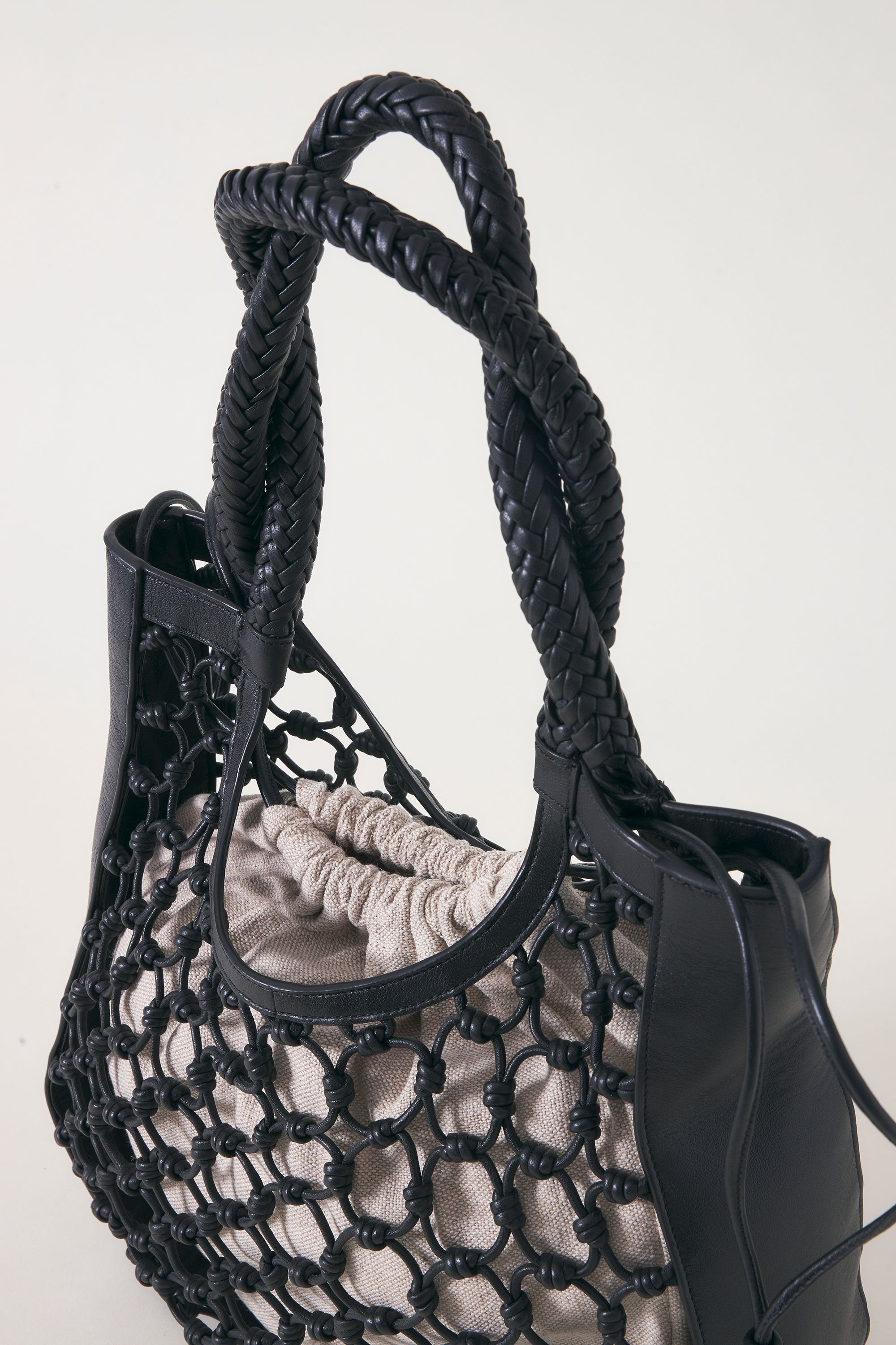 Hand-braided leather bag Carioca