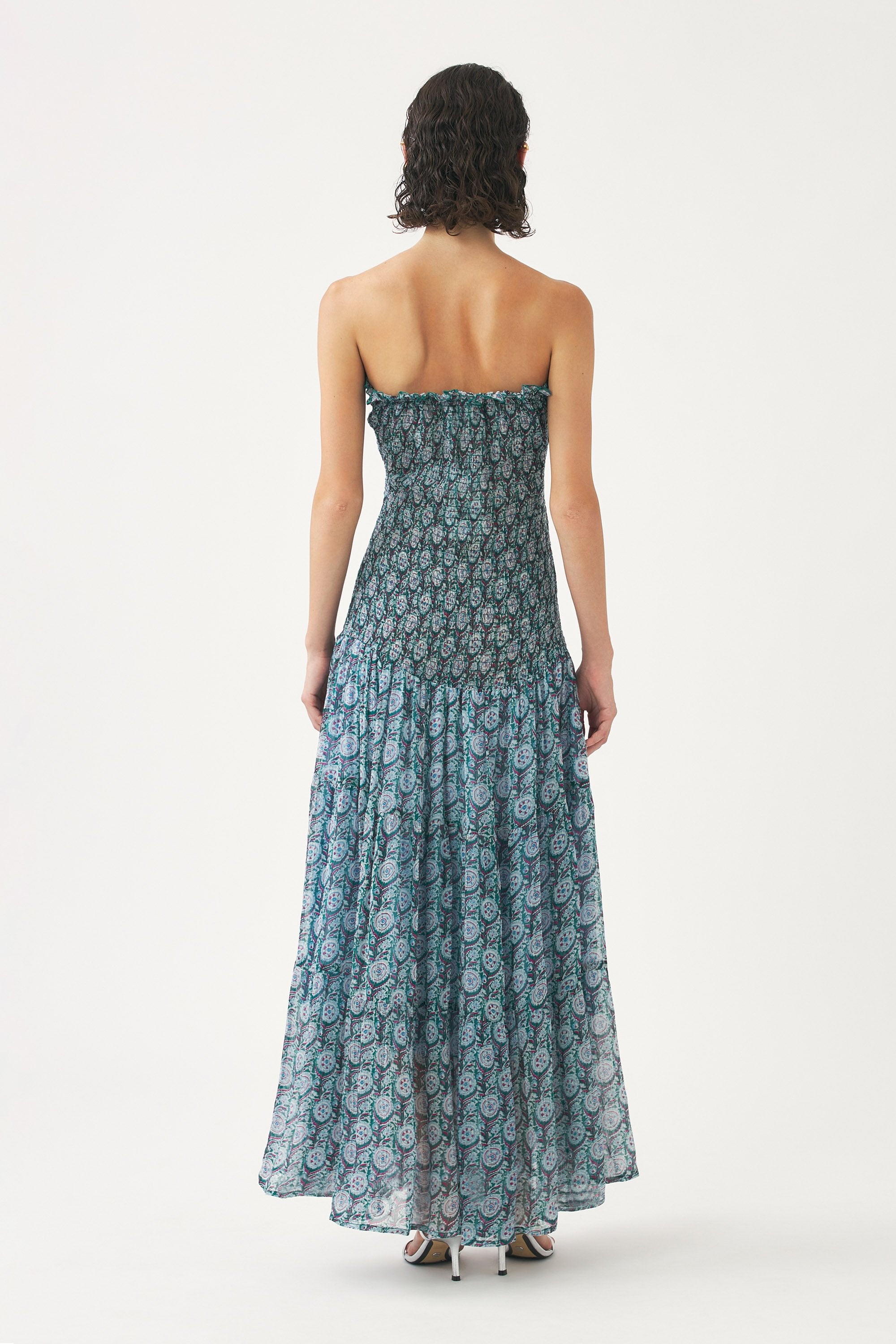 Gesmoktes trägerloses Kleid aus Chiffon Cassy