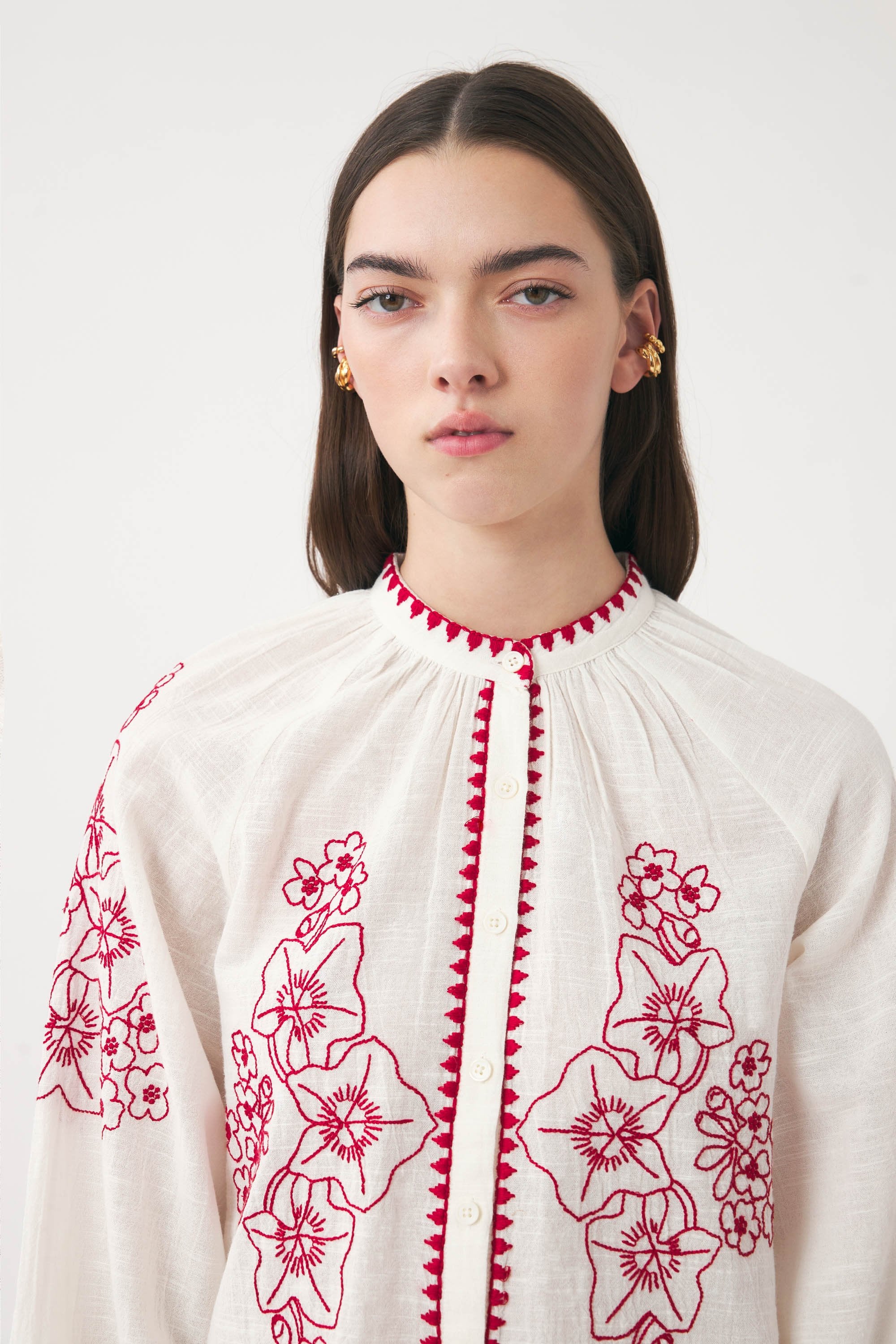Hand-embroidered linen blouse Cindy