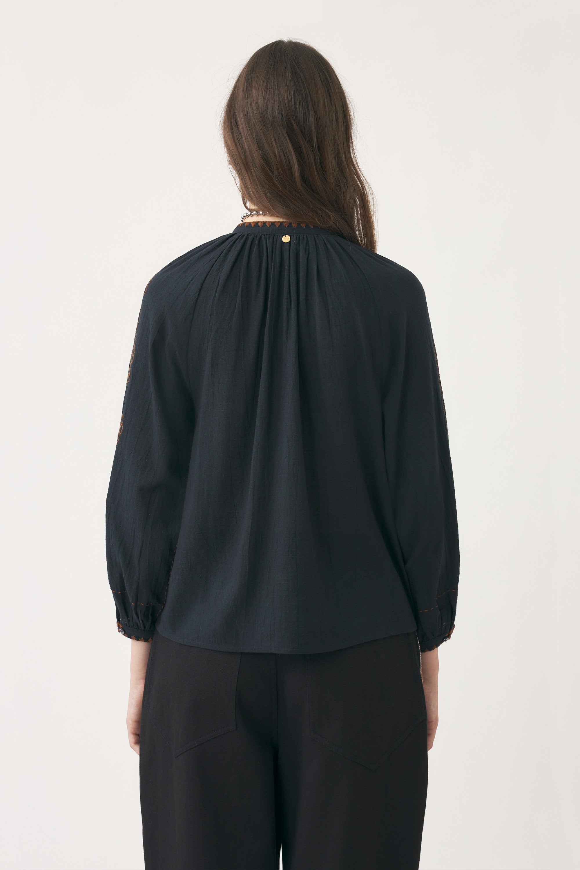Hand-embroidered linen blouse Cindy