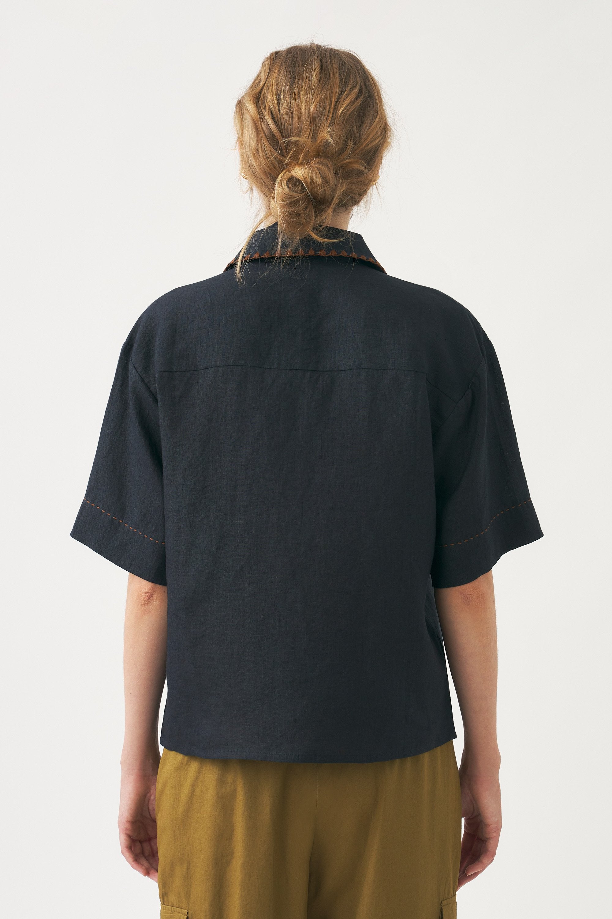 Chemise brodée à la main Cindy