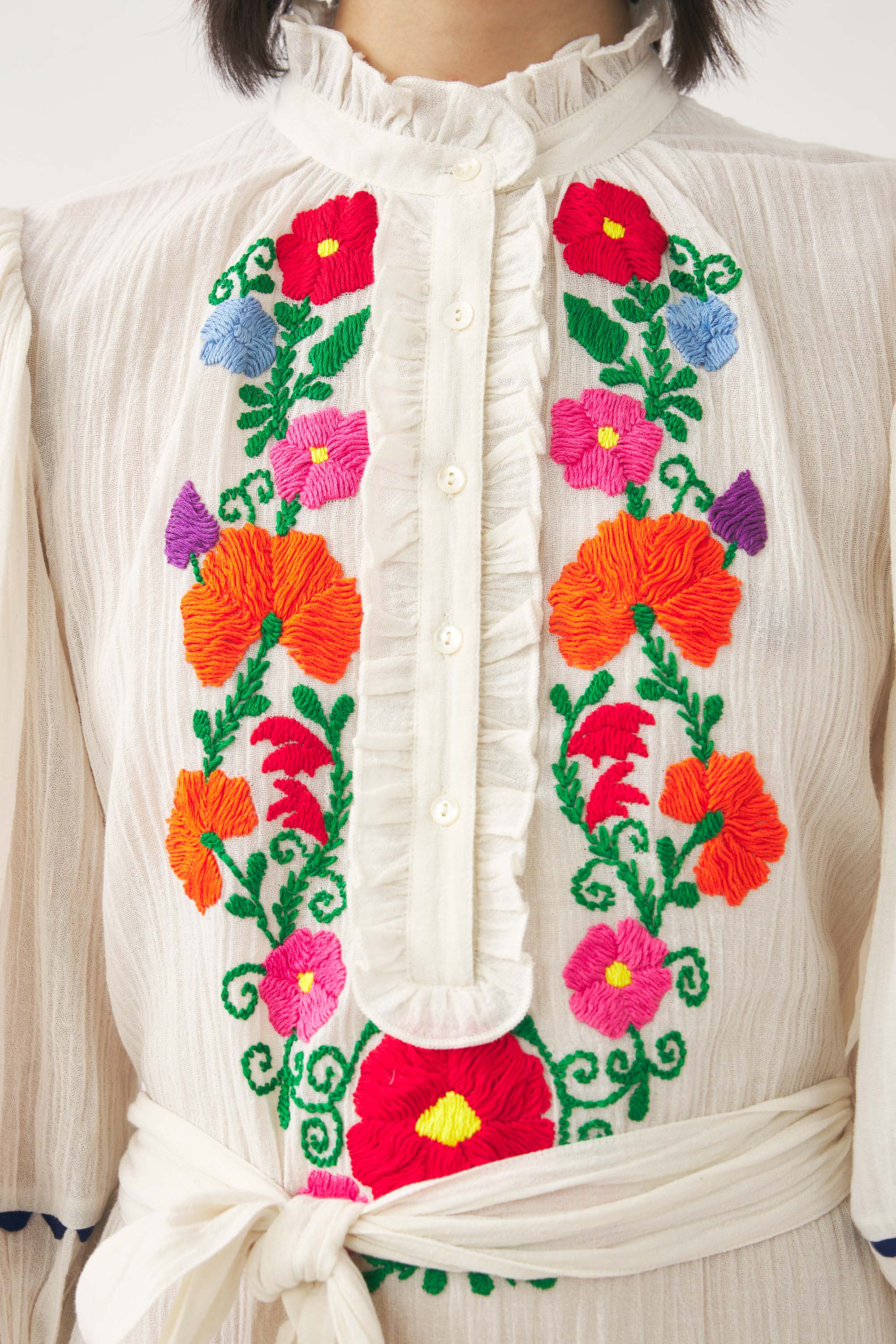 Vestido largo bordado a mano Clotilda