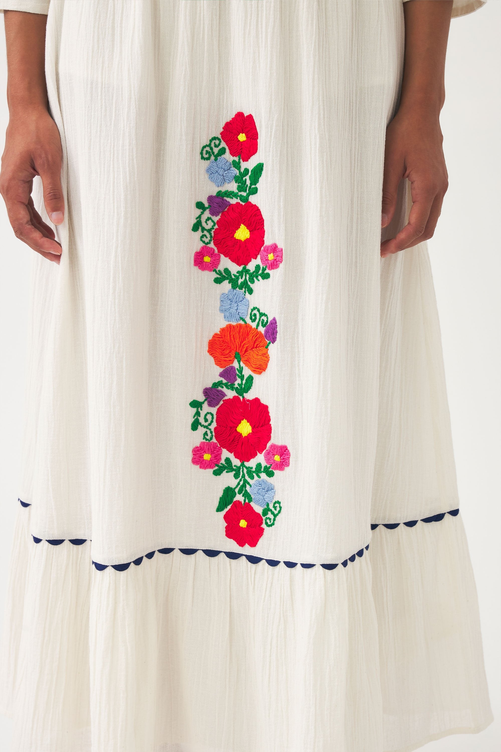 Hand-embroidered skirt Clotilda