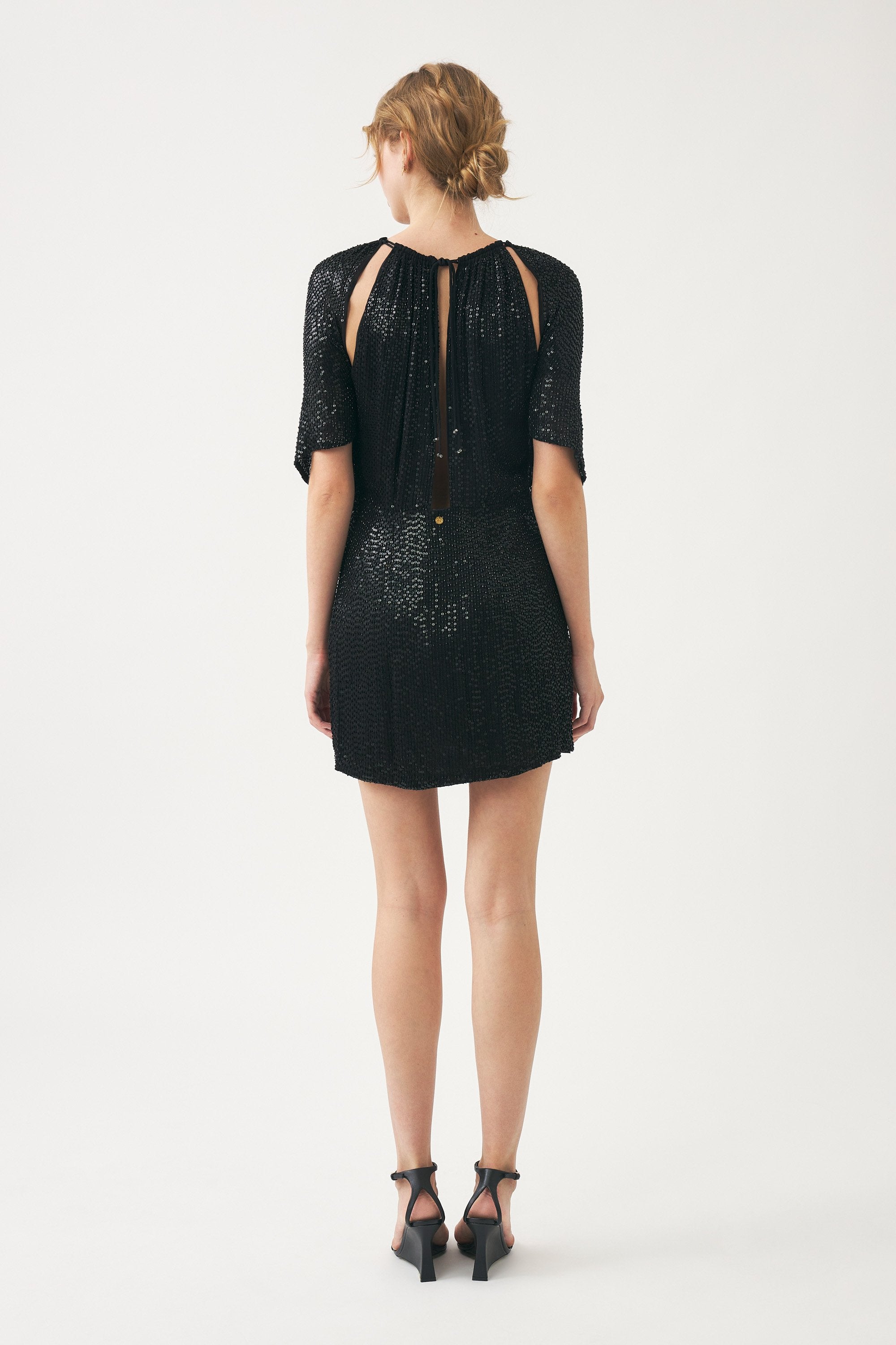 Mini robe brodée à la main avec des perles Dune