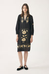 Robe avec détails en soie brodés à la main Ila