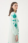 Robe avec détails en soie brodés à la main Ila