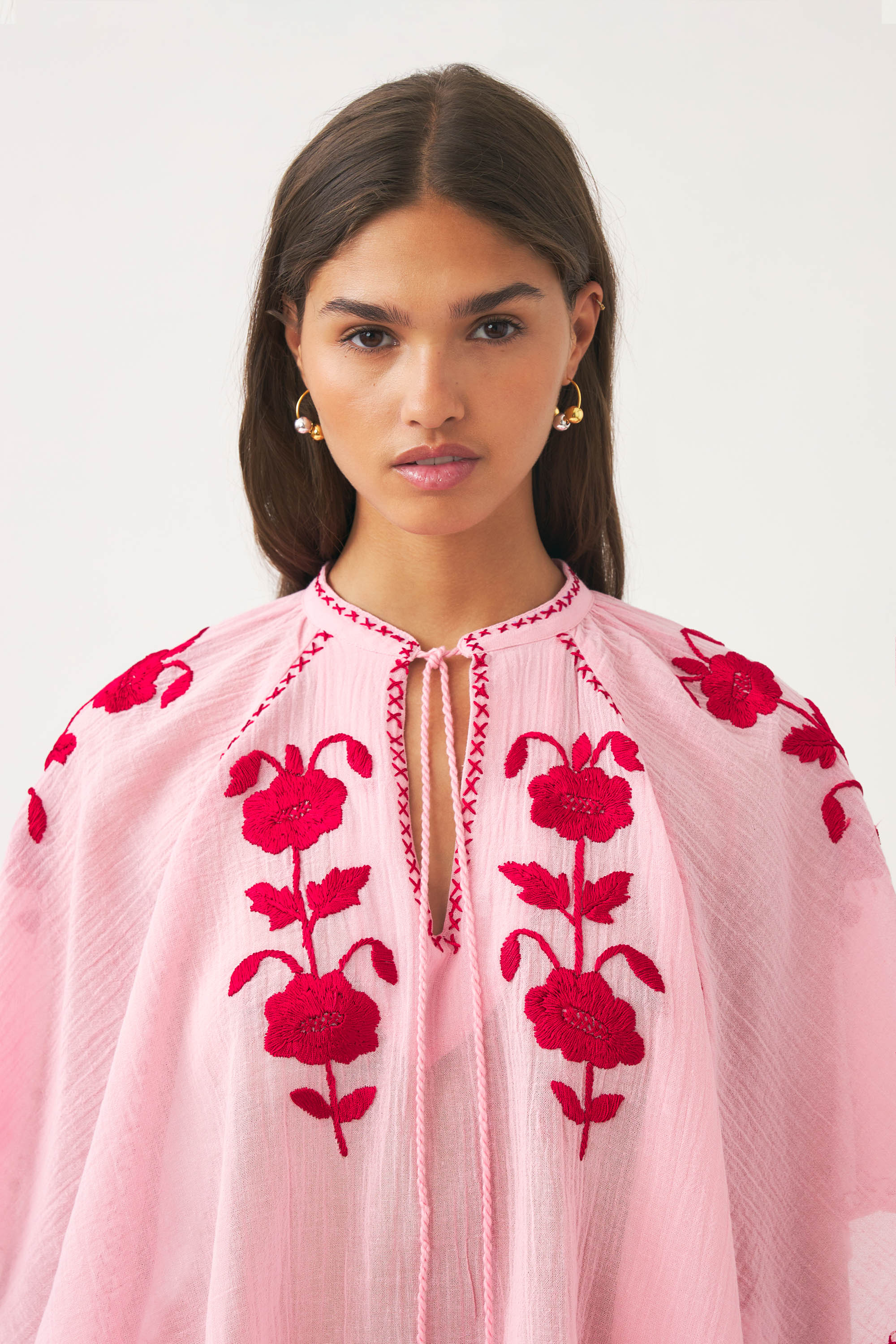 Mini kaftan hand-embroidered with silk Ila