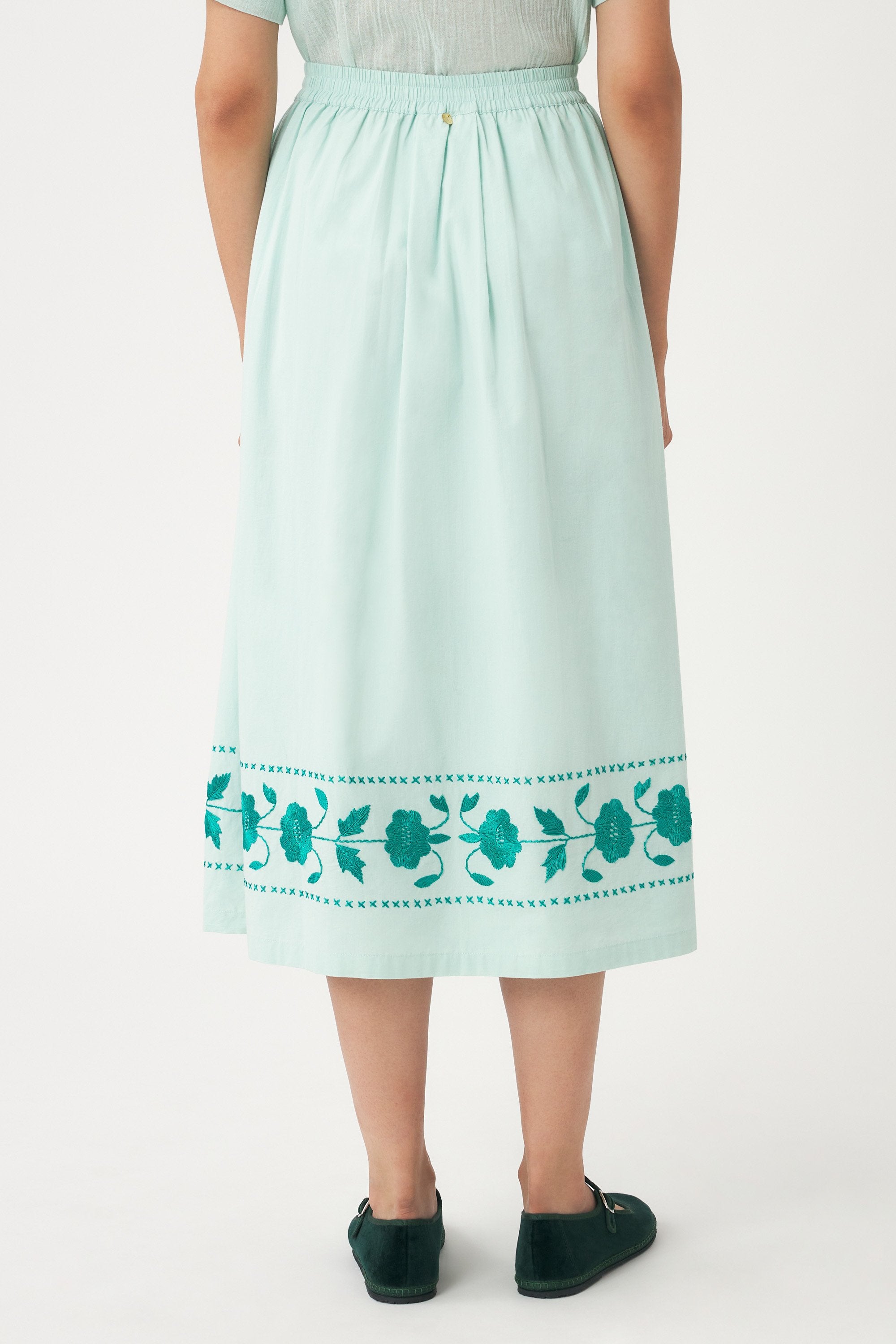 Skirt with hand-embroidered silk details Ila