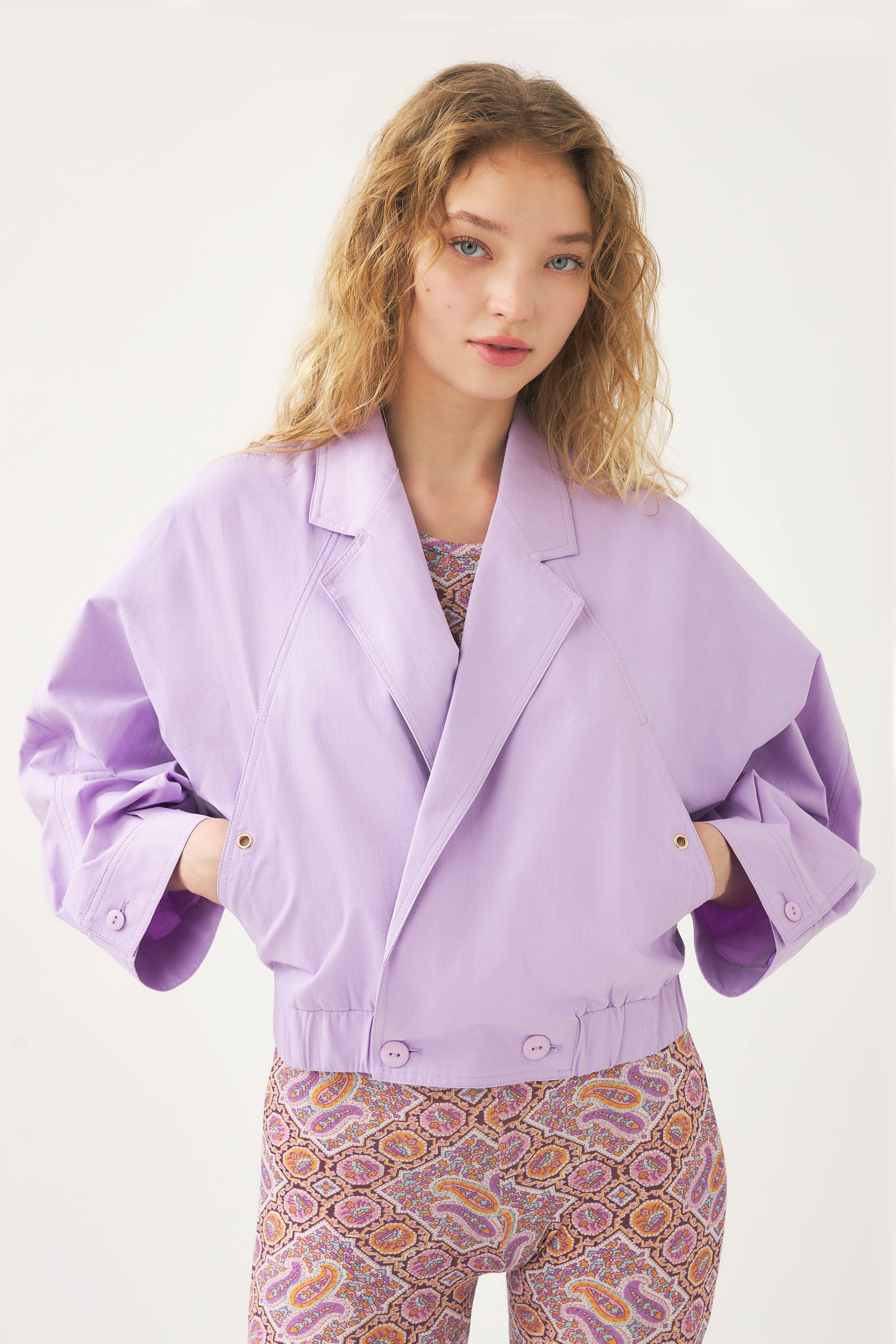 Floral-embroidered jacket Kimi