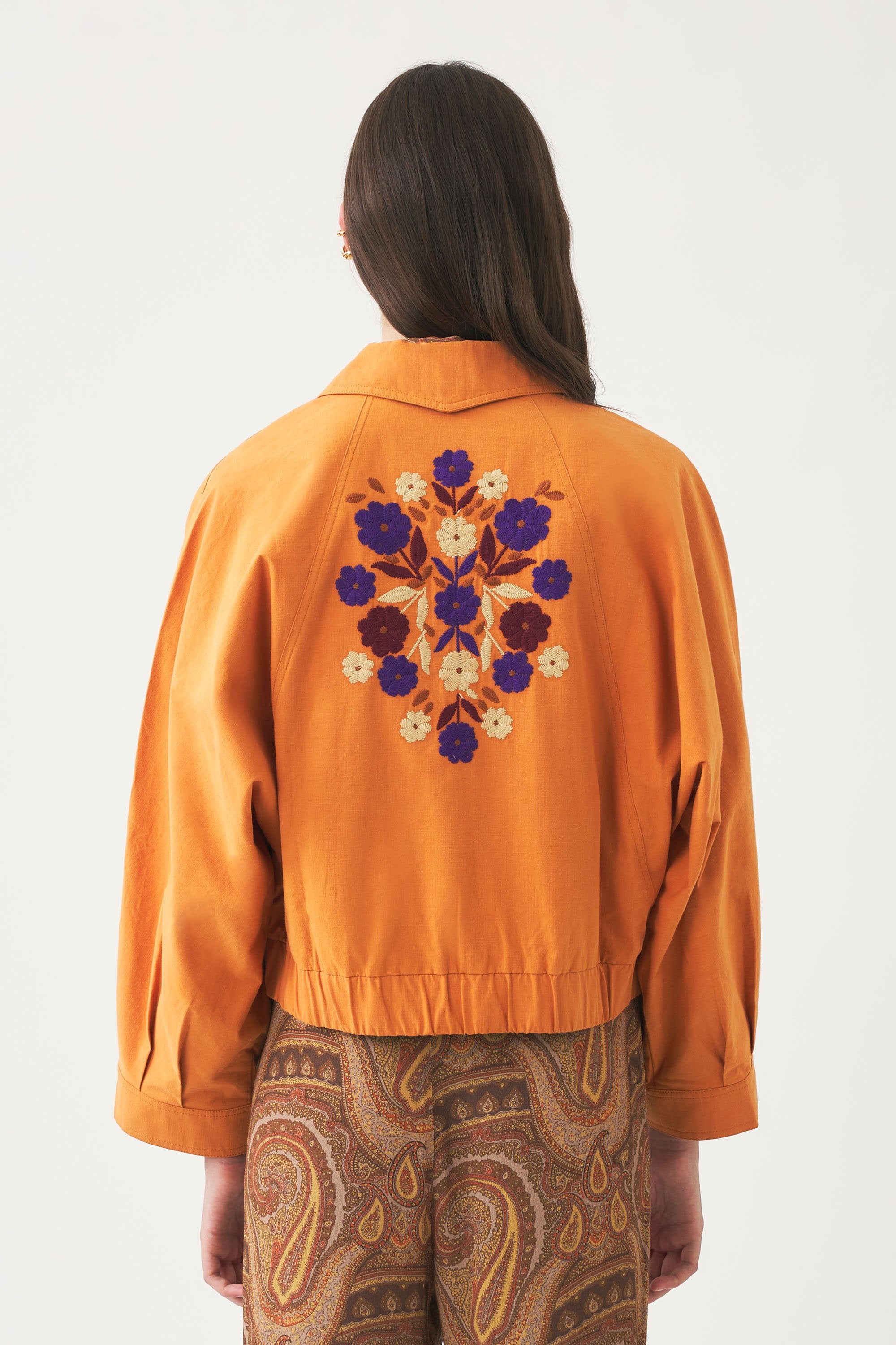 Veste brodée de fleurs Kimi