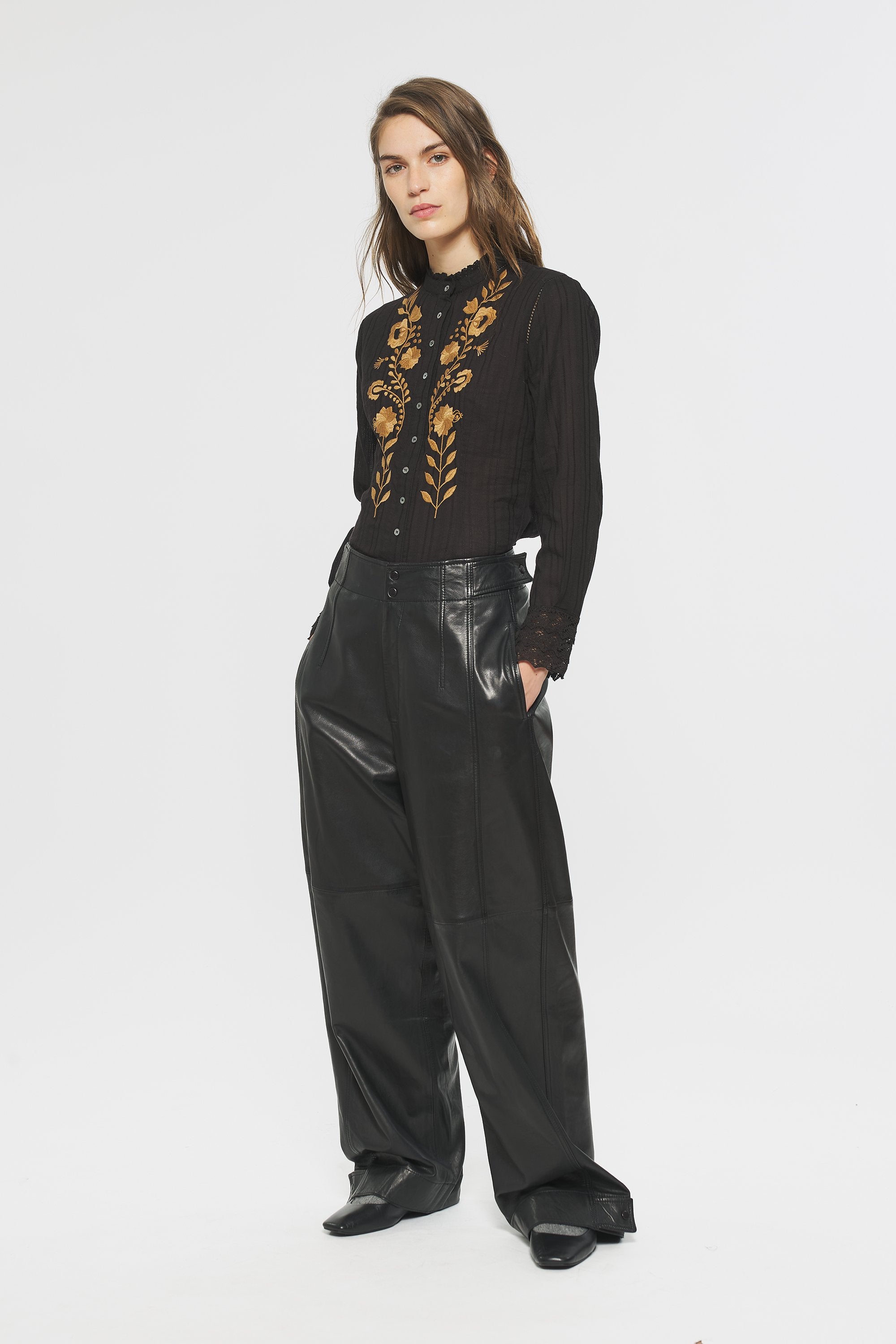 Blouse brodée Kiss