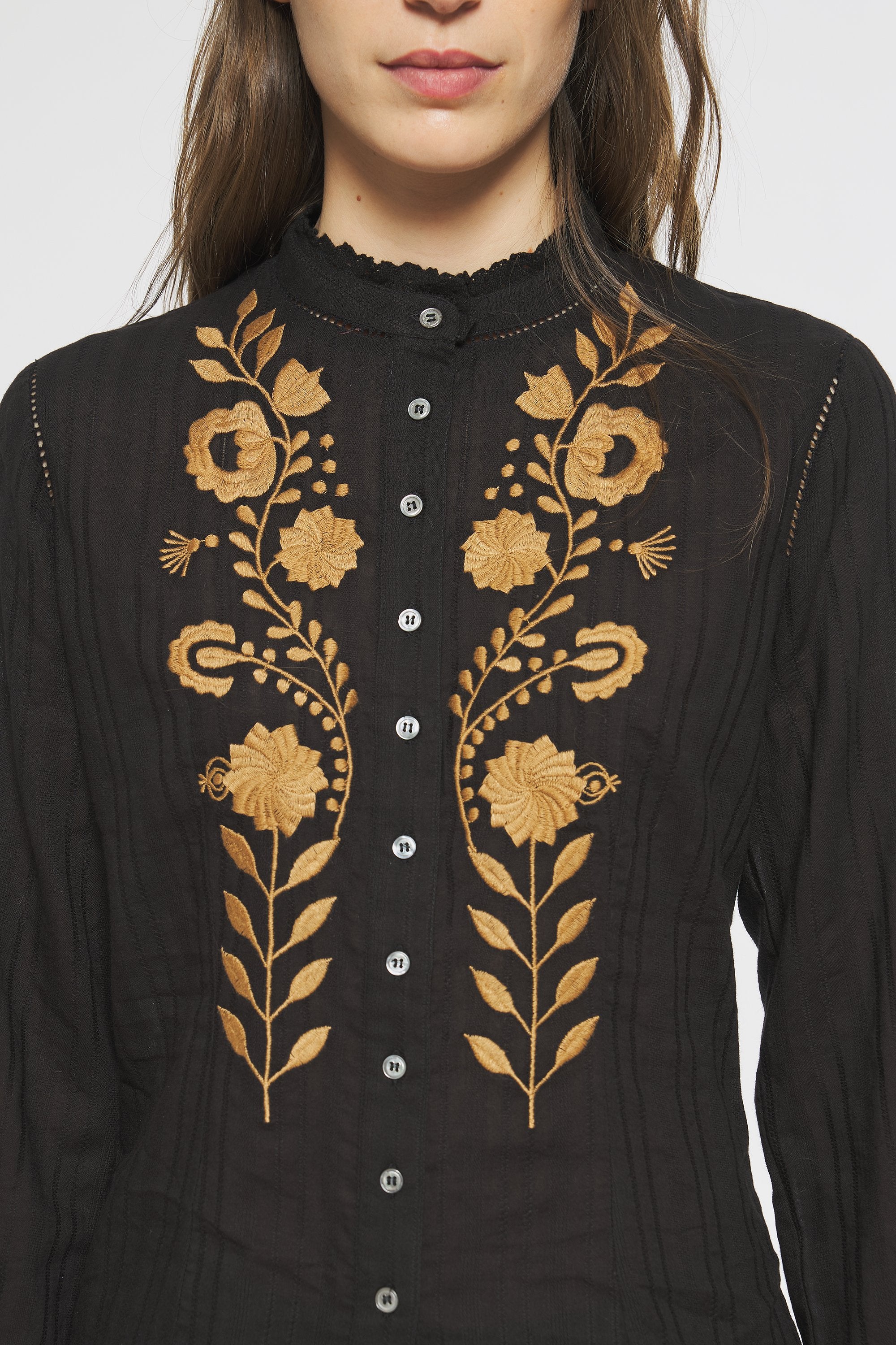 Blouse brodée Kiss