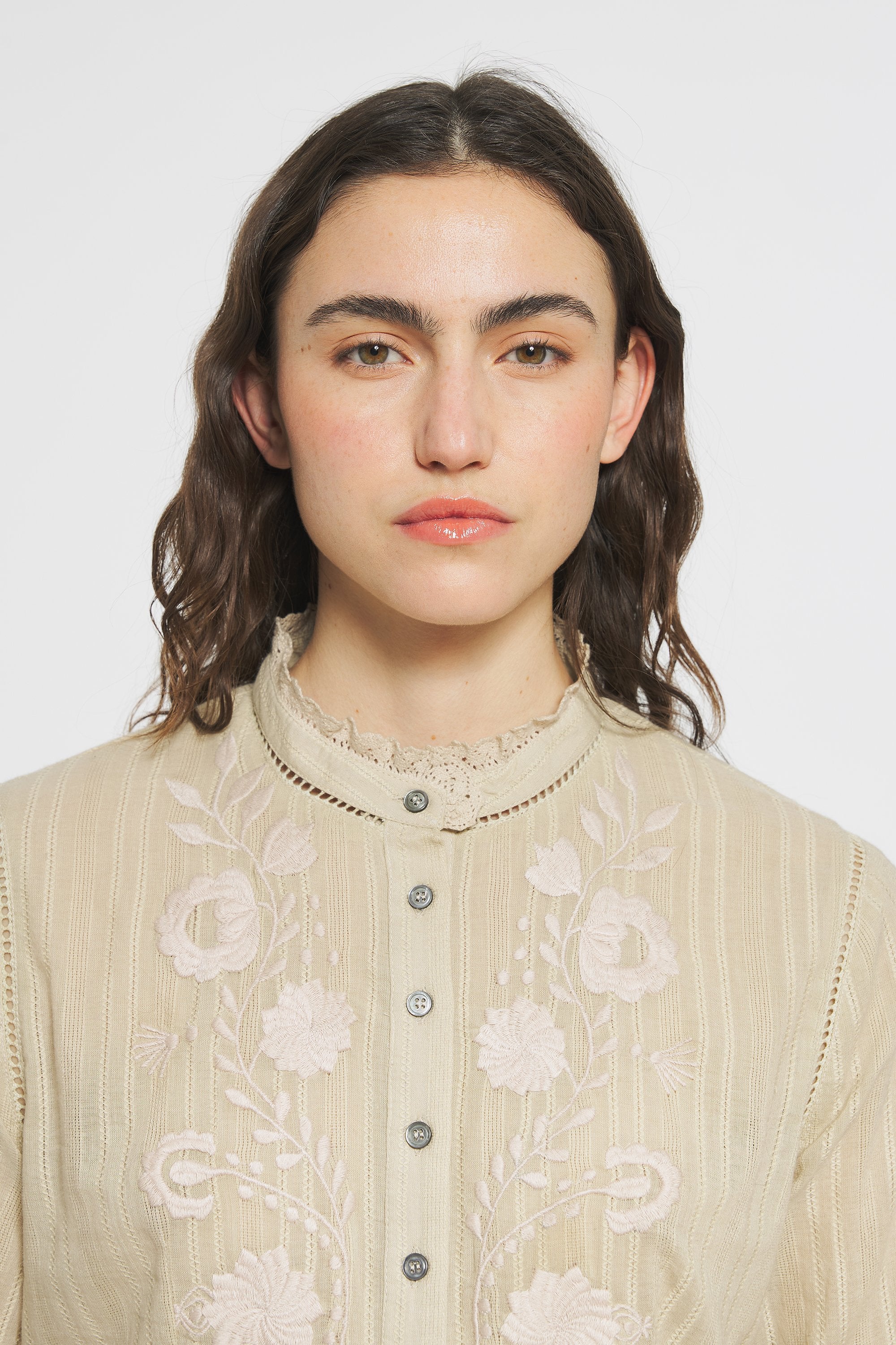 Blouse brodée Kiss