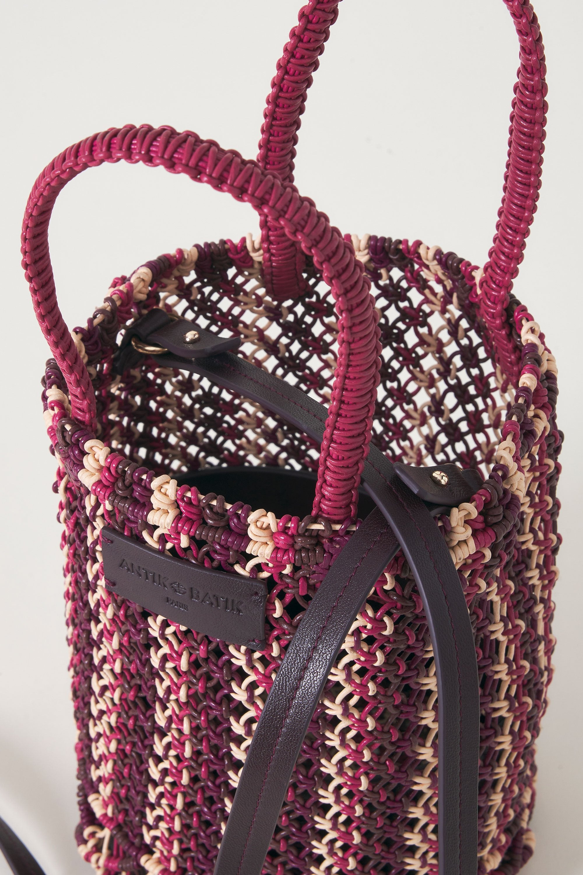 Kleine handgeflochtene Lederhandtasche Meryl