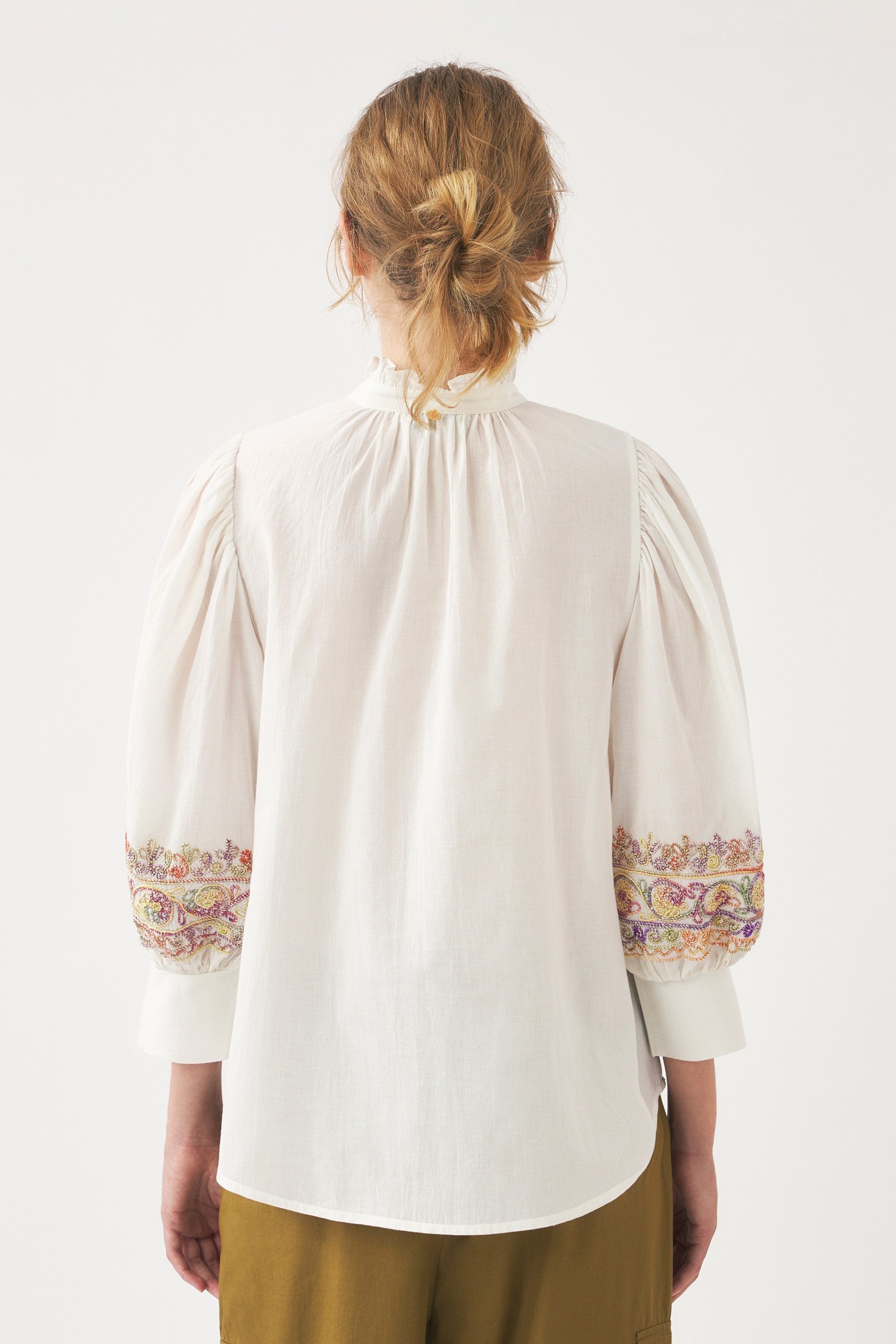 Hand-embroidered blouse Neil