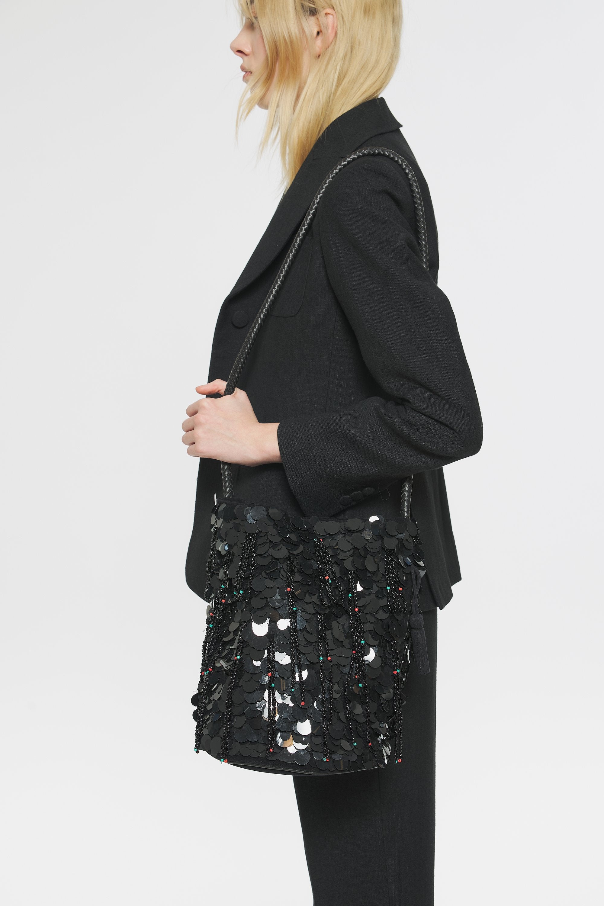 Bucket bag Patra