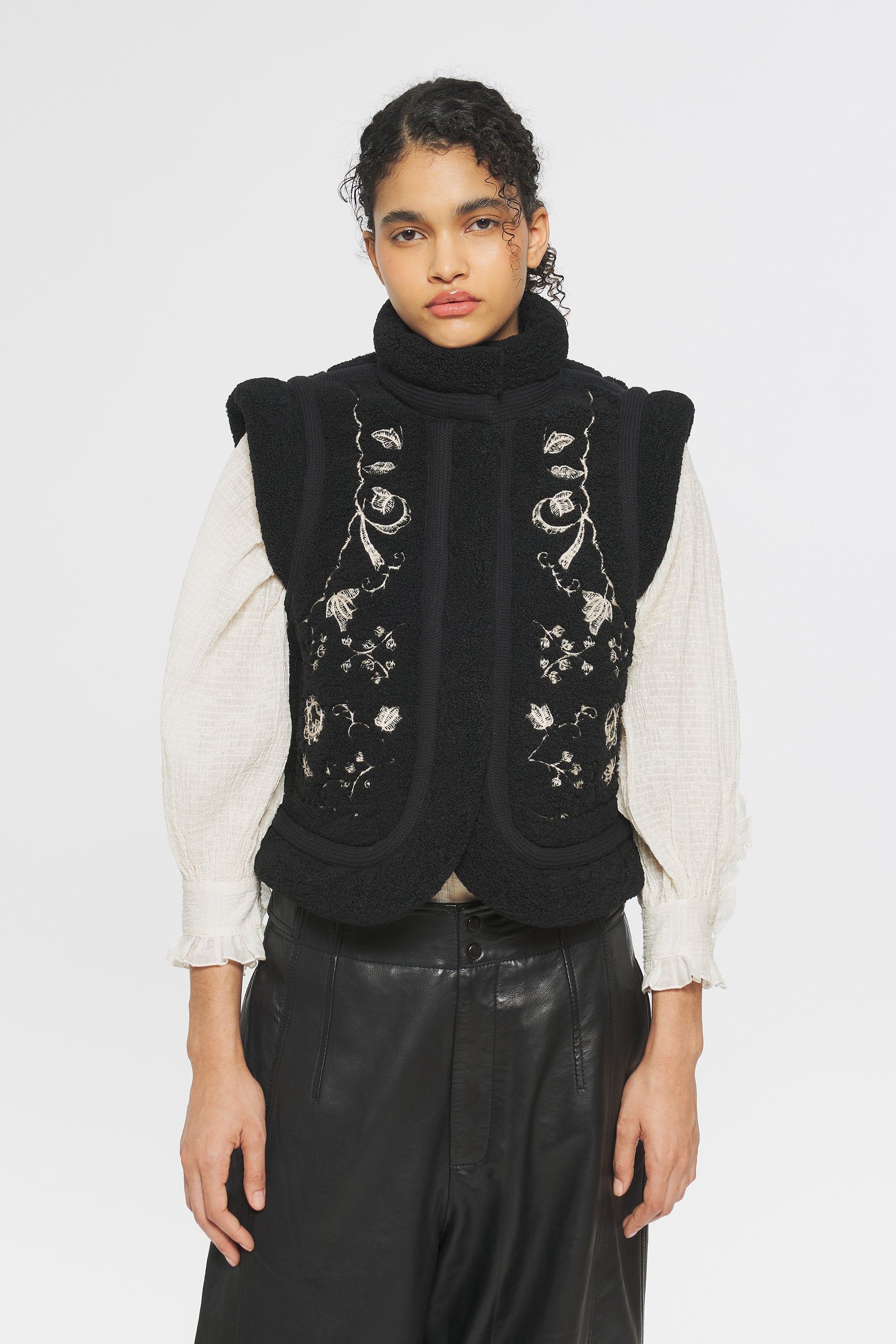 Gilet brodé Saliba