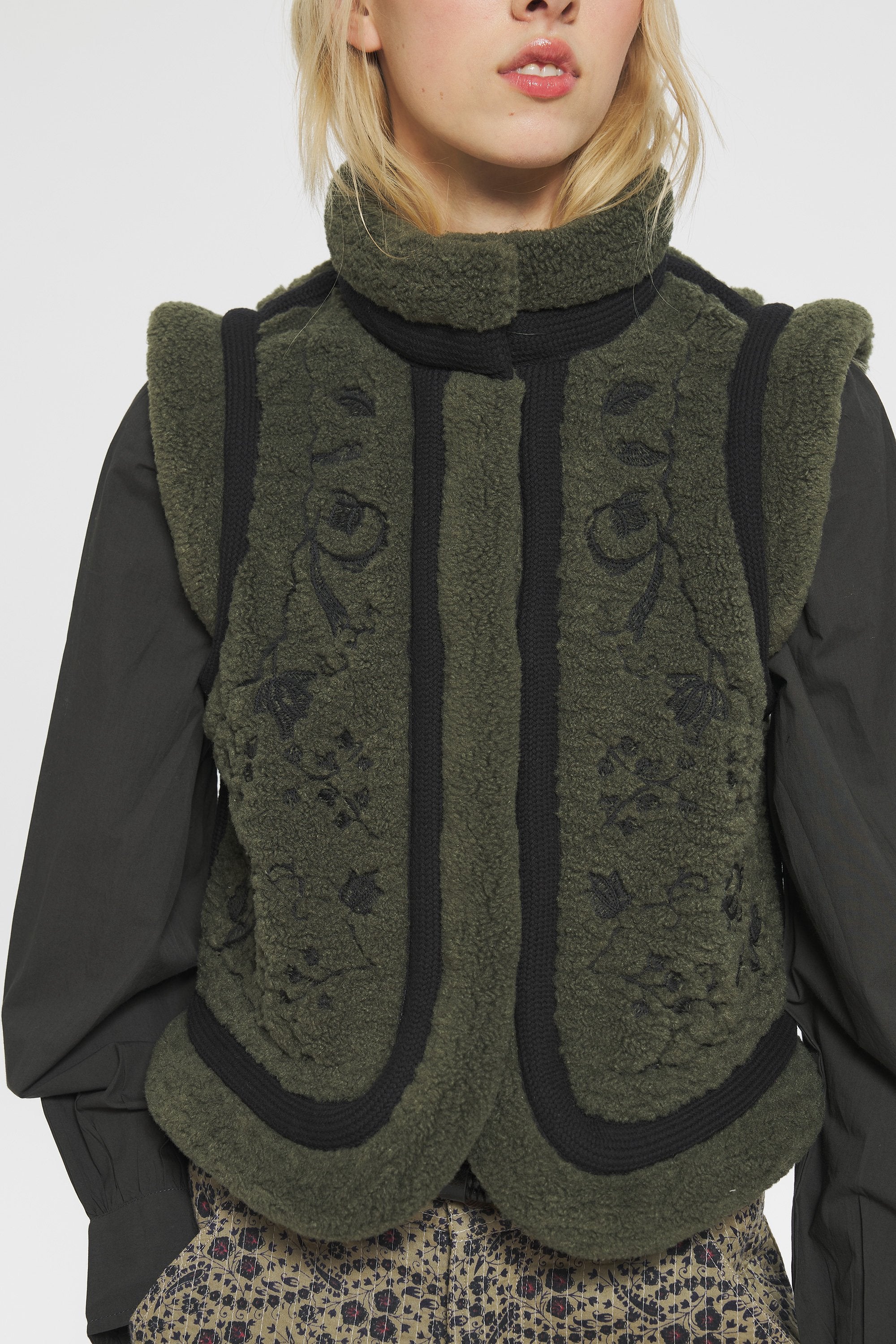 Gilet brodé Saliba