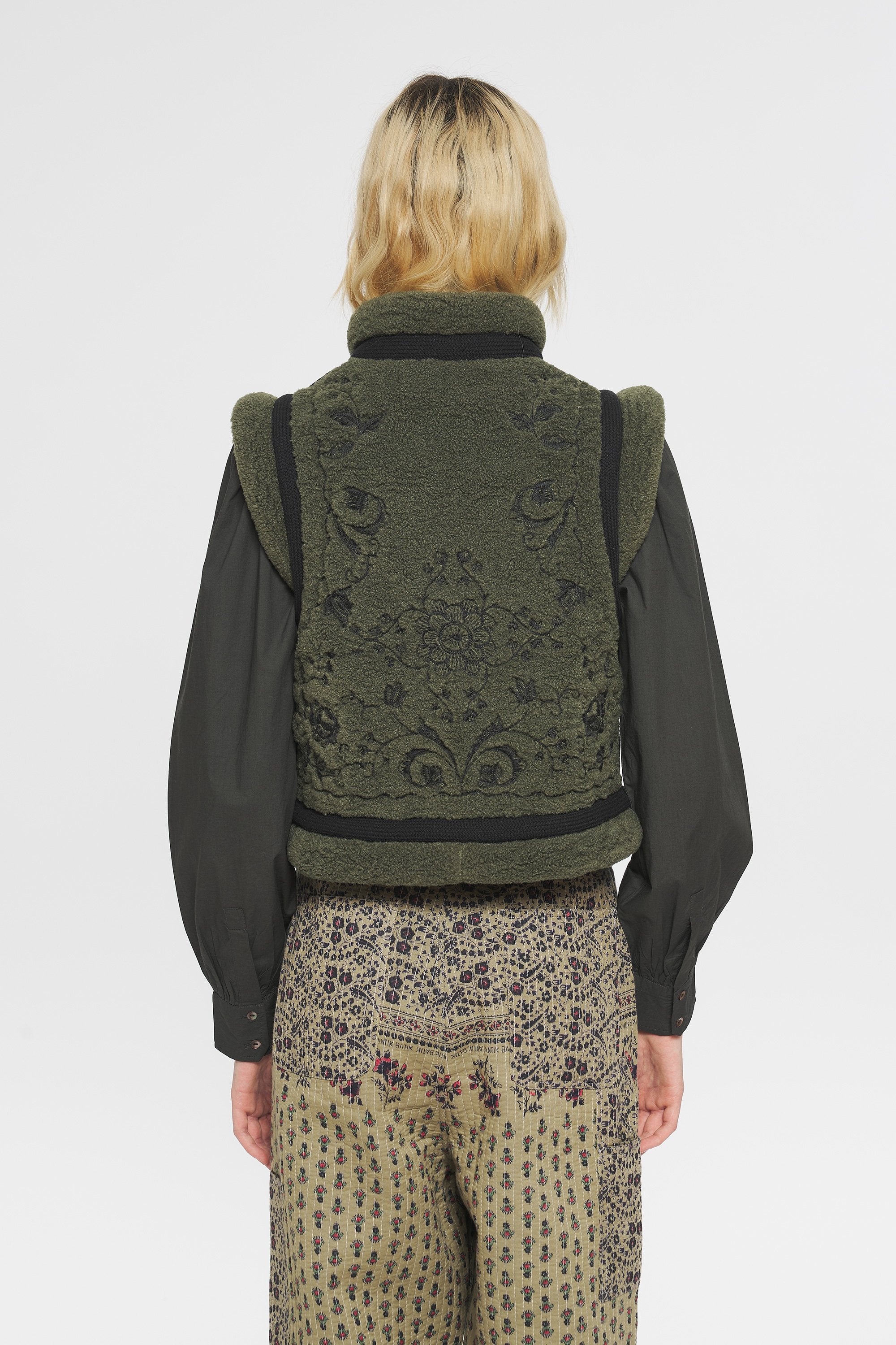 Gilet brodé Saliba