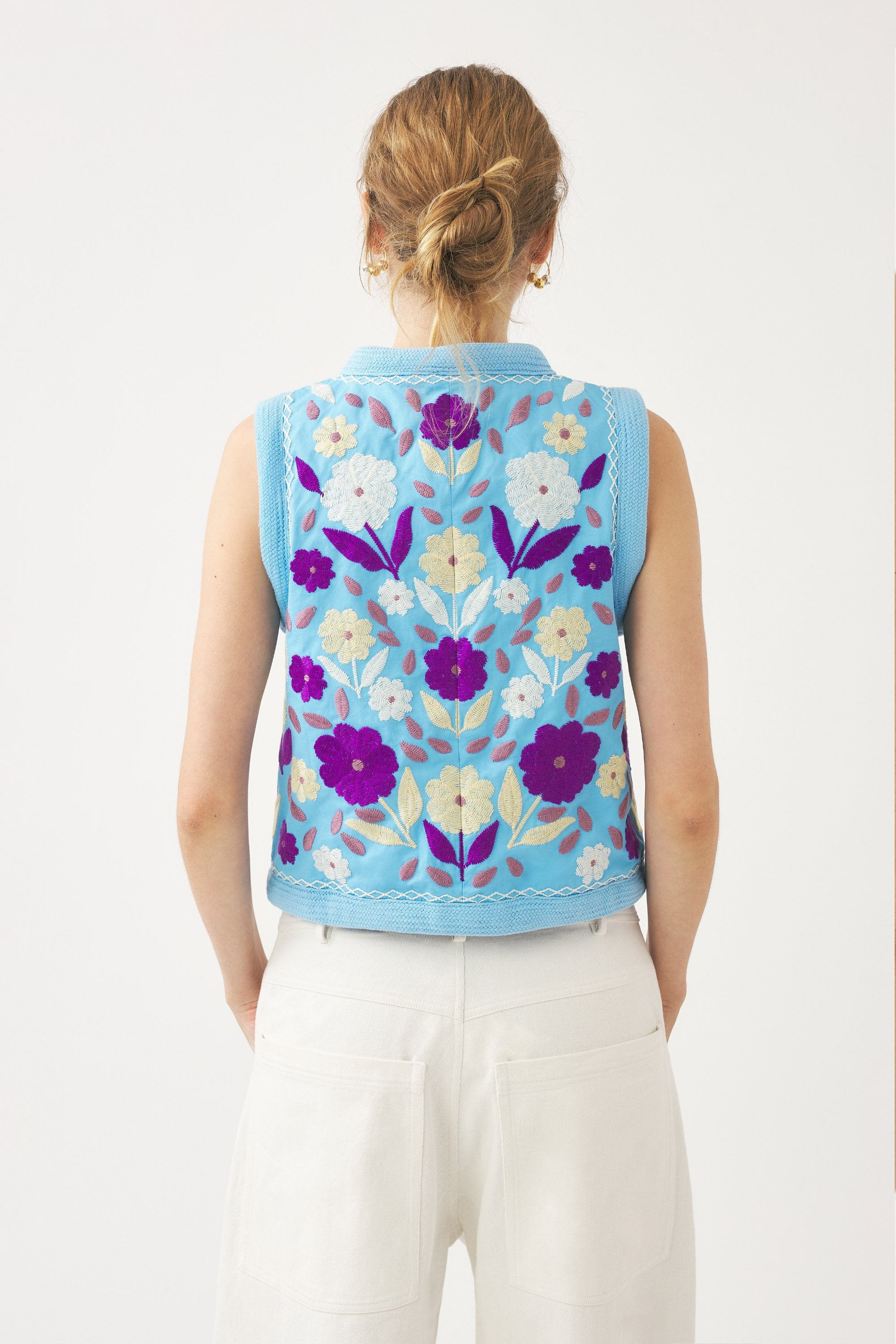 Embroidered sleeveless gilet Tady