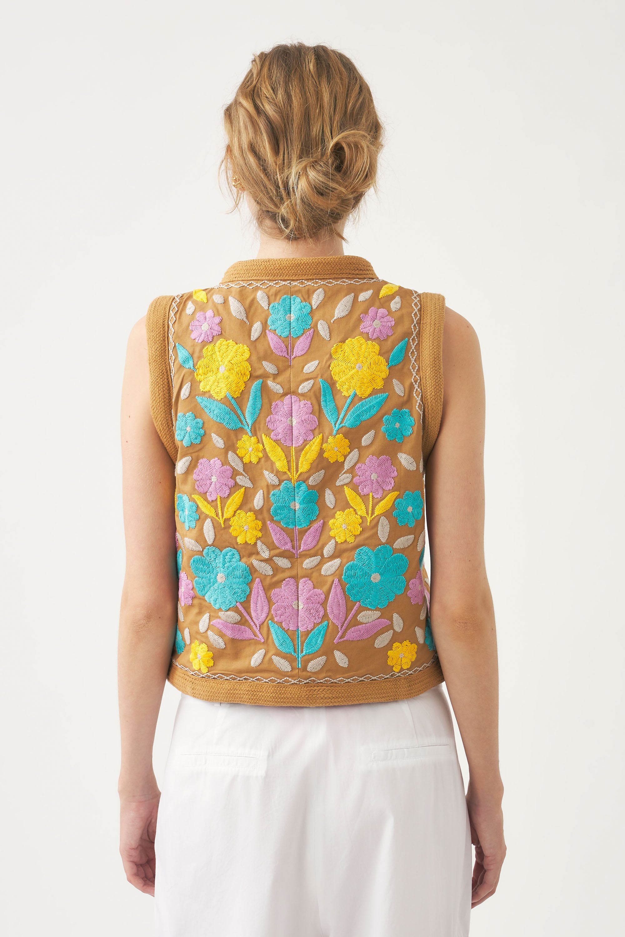 Gilet smanicato ricamato Tady