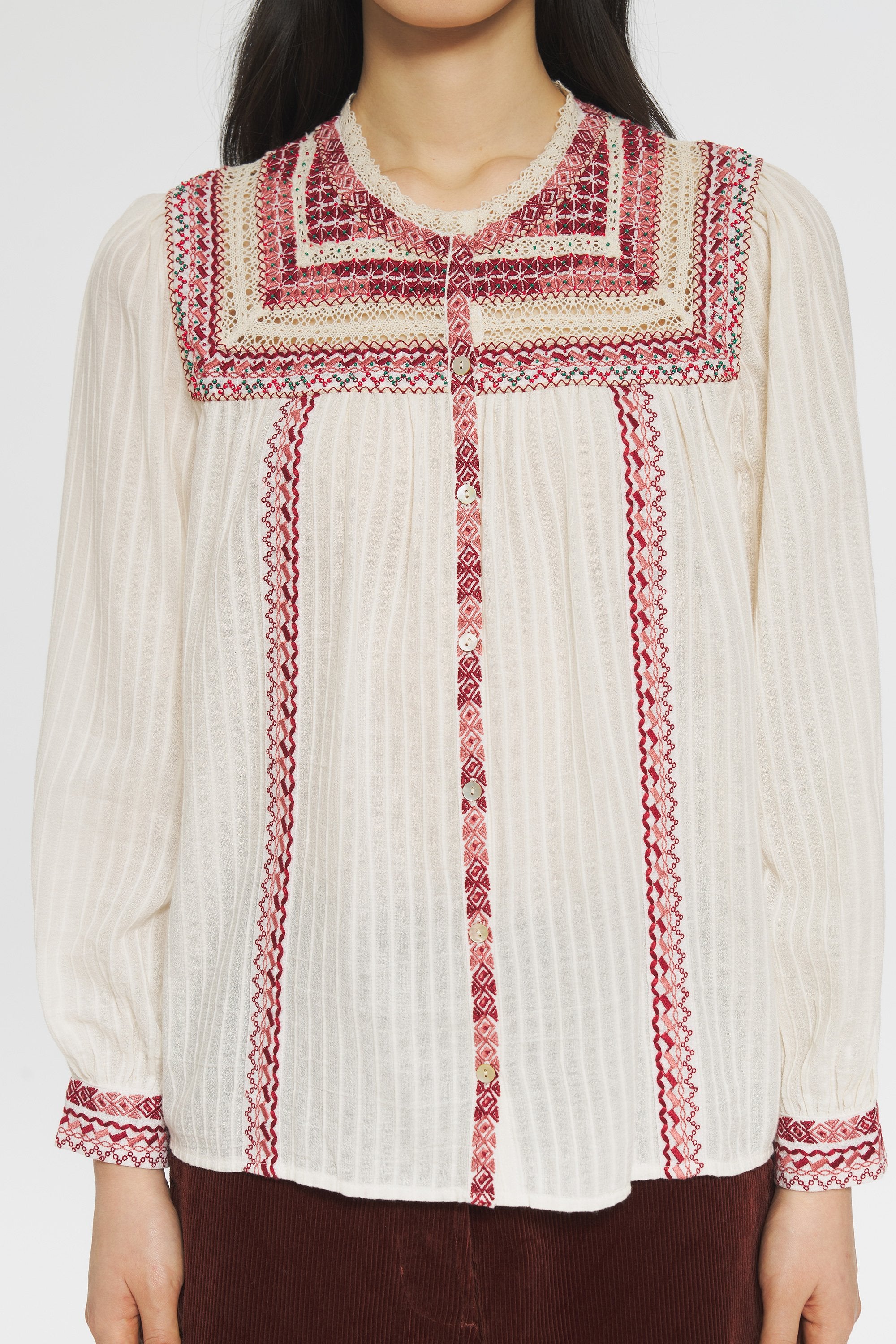 Blouse brodée Tamara
