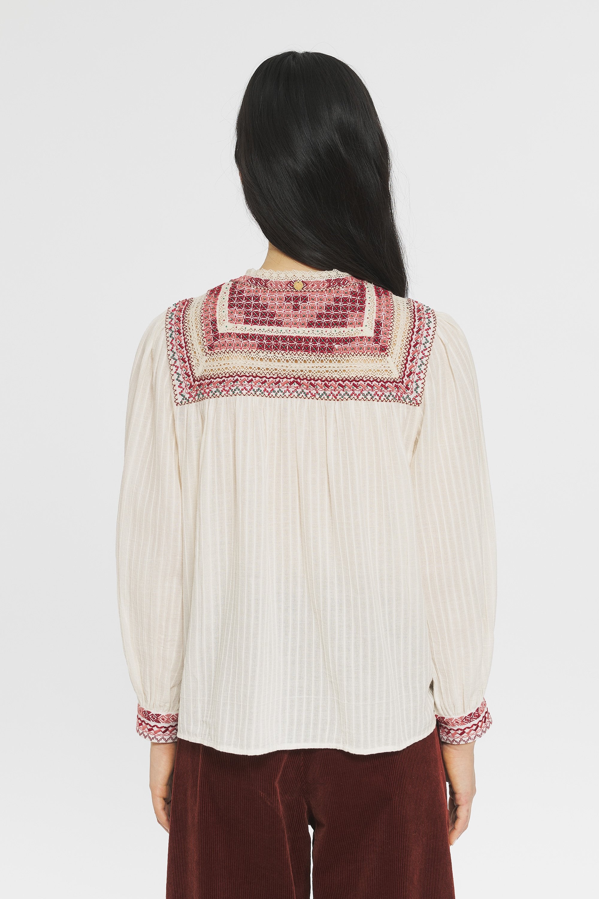 Blouse brodée Tamara