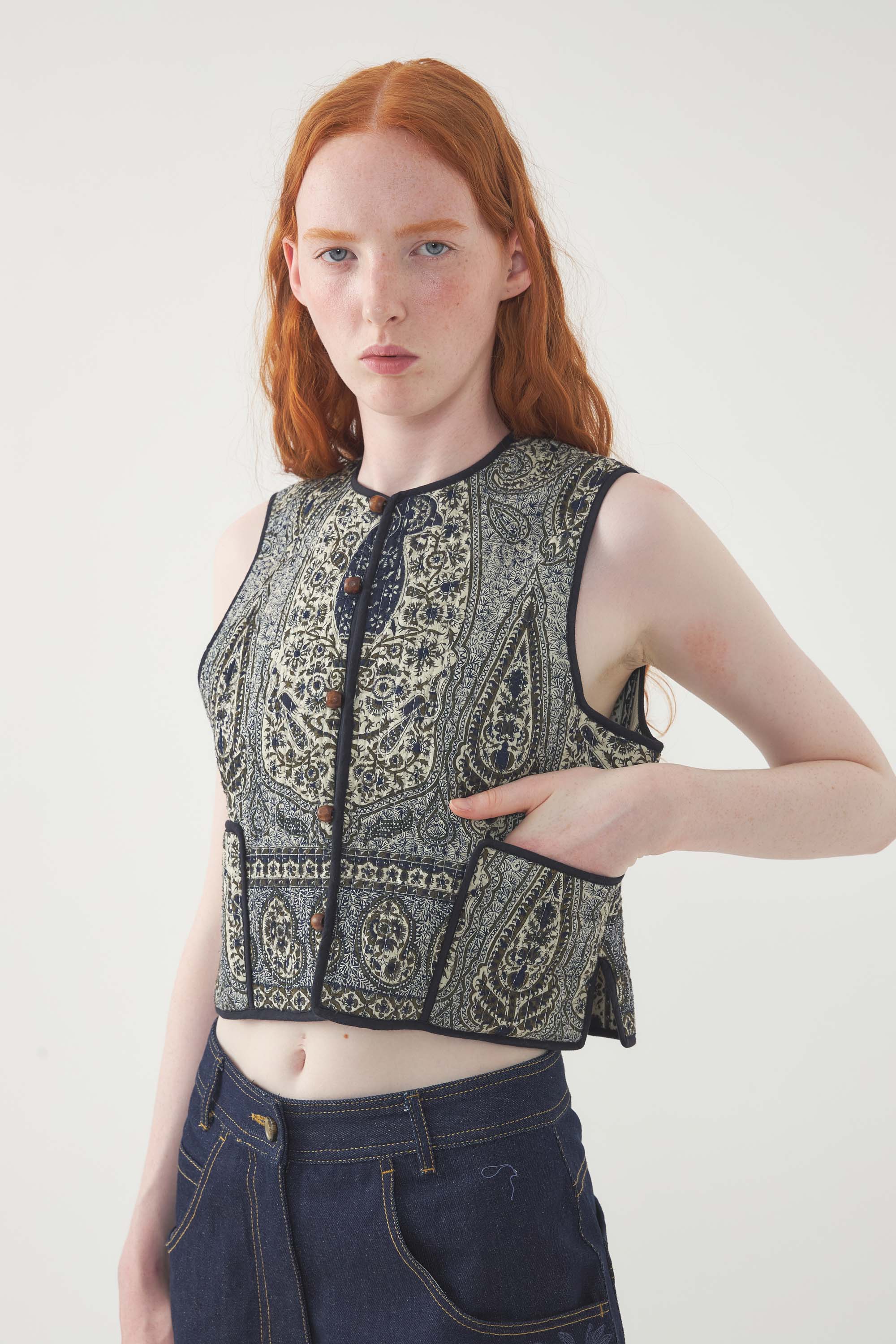 Vest Taya