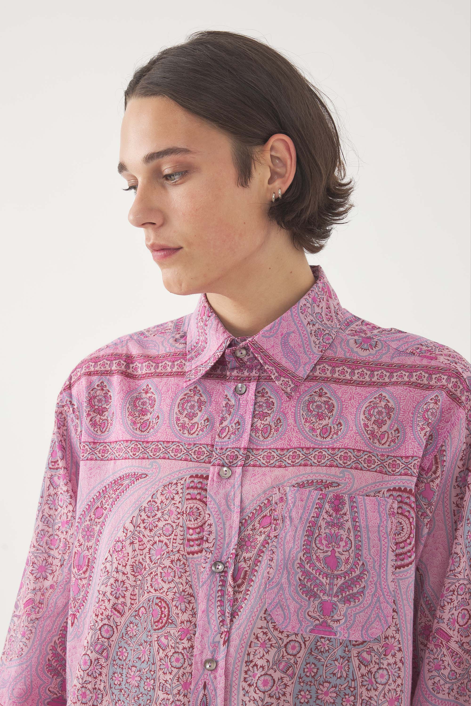 Text: Bluse Taya