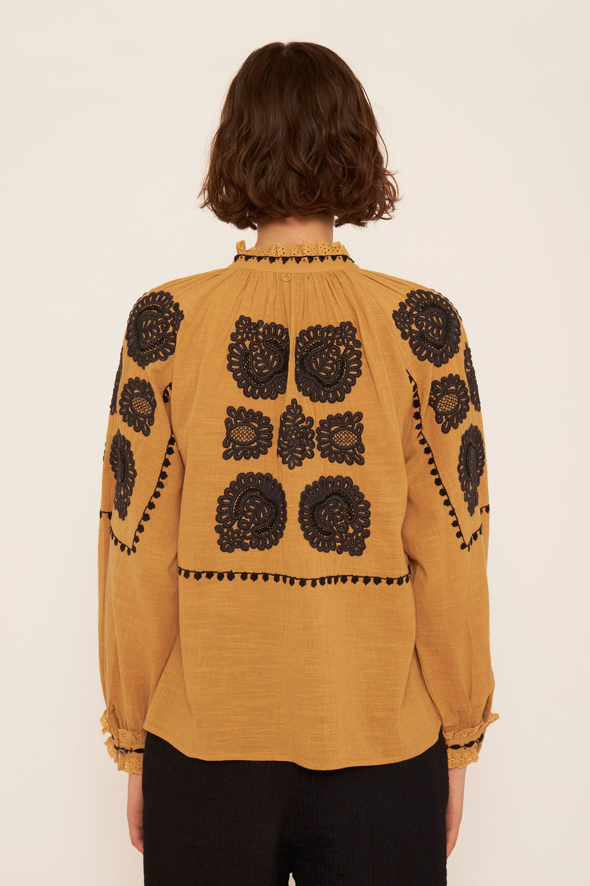 Blouse brodée Tobby