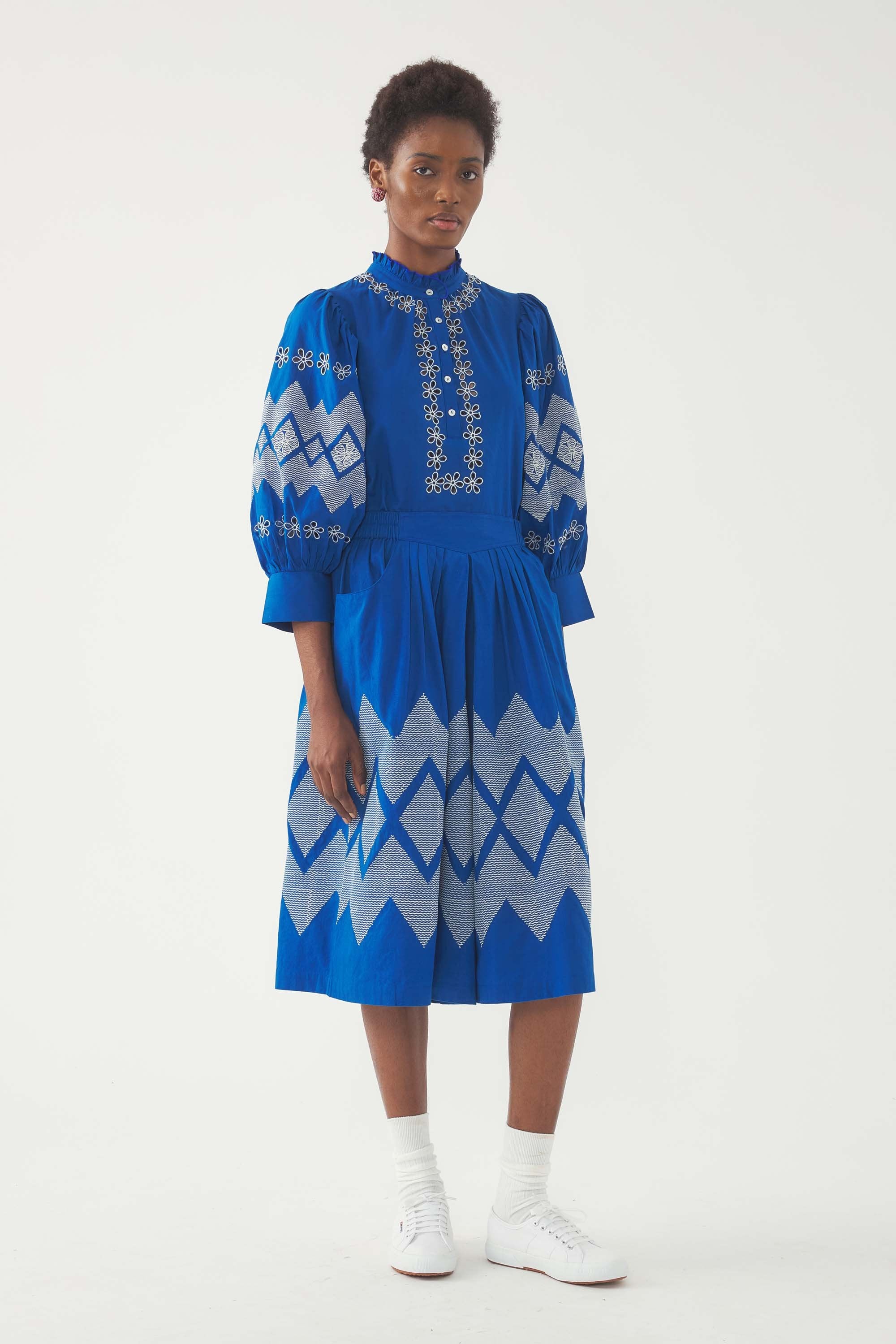 Embroidered Short Tolede