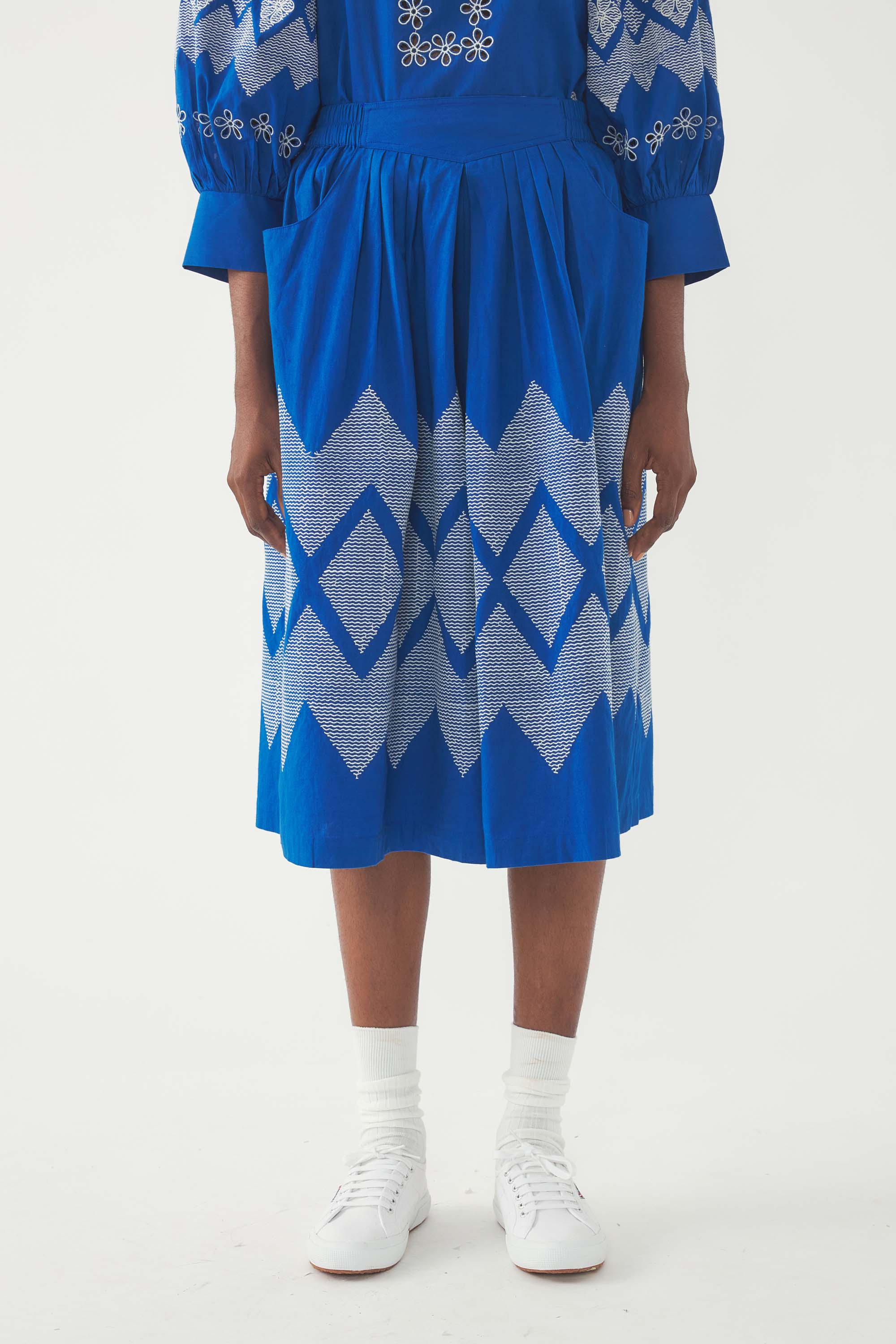 Embroidered Short Tolede