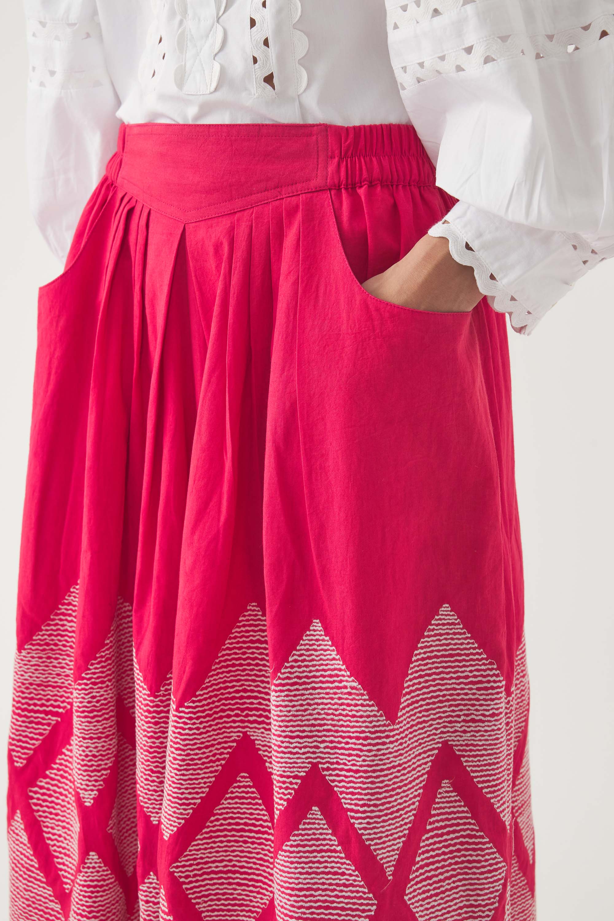 Embroidered Short Tolede
