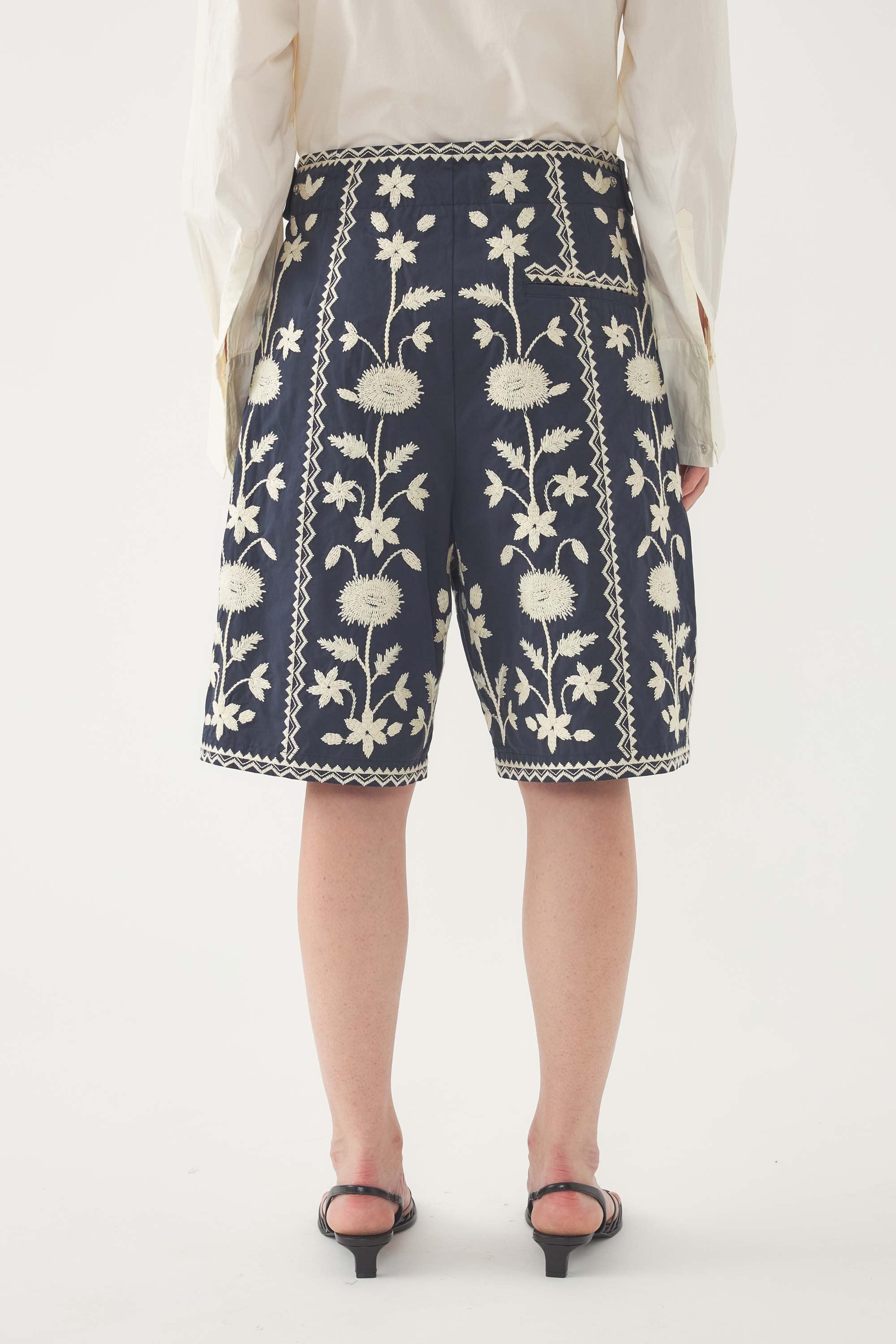 Embroidered Shorts Winna