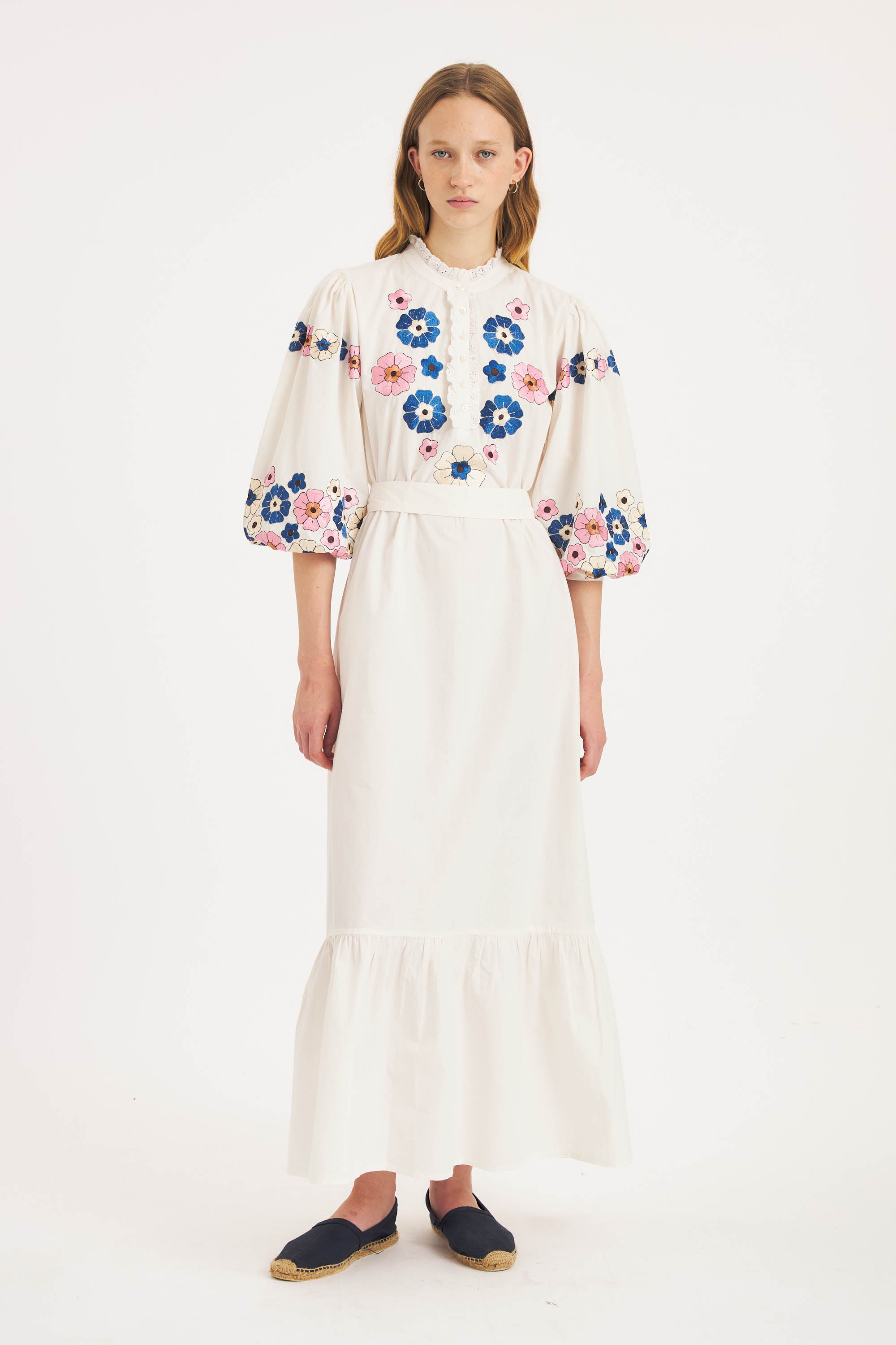 Amantina besticktes Maxikleid