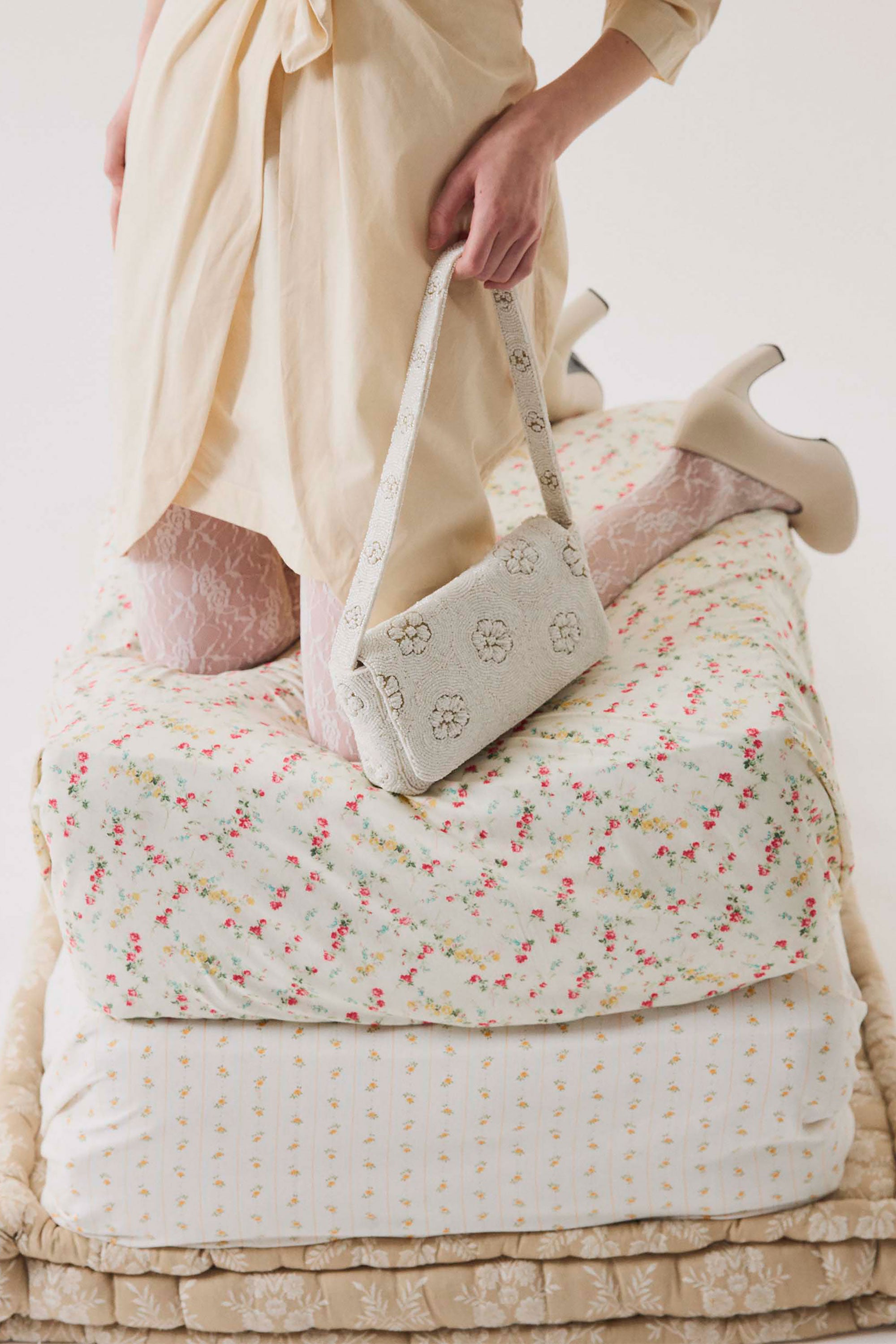 Borsa baguette ricamata Marguerite