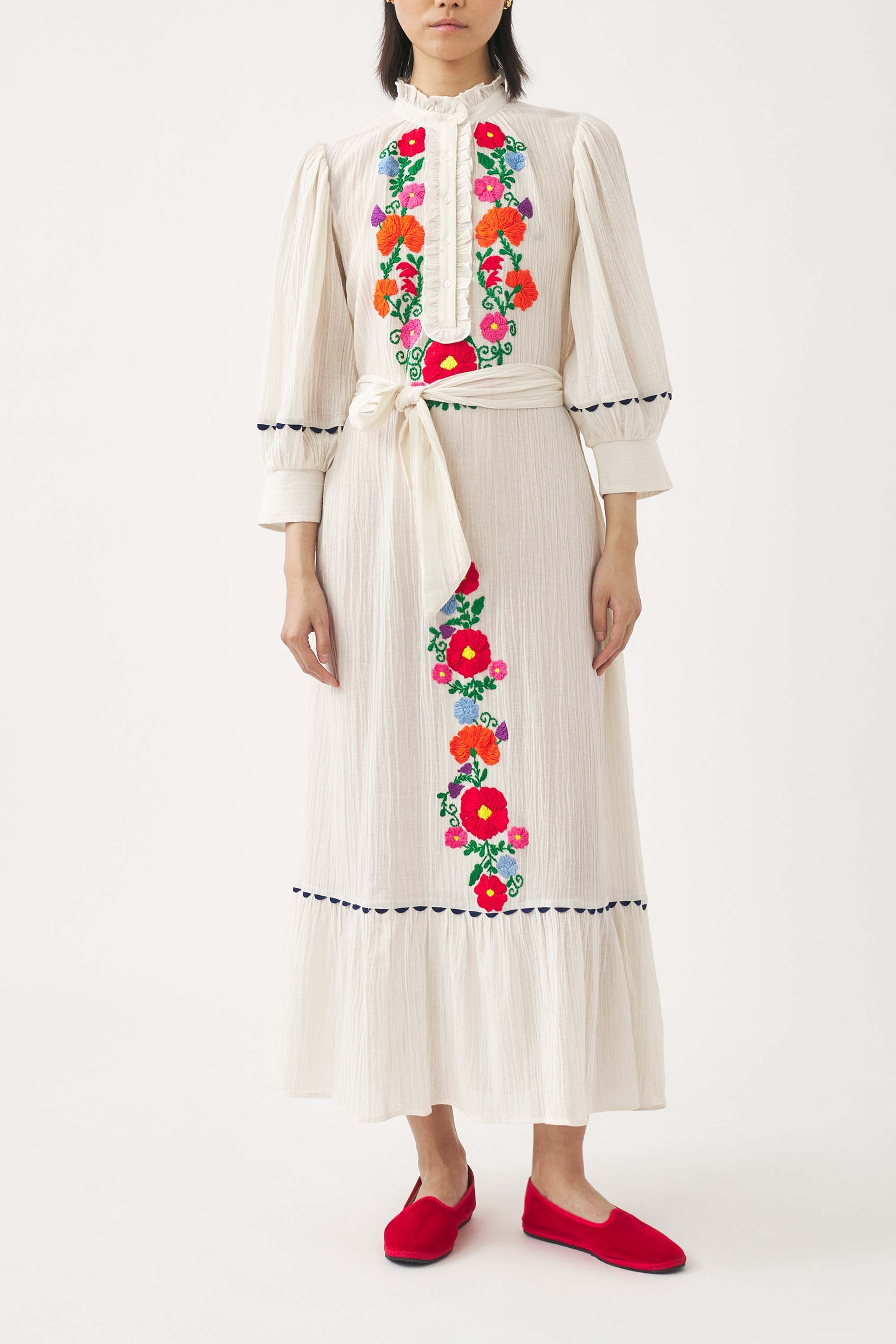Robe longue brodée à la main Clotilda