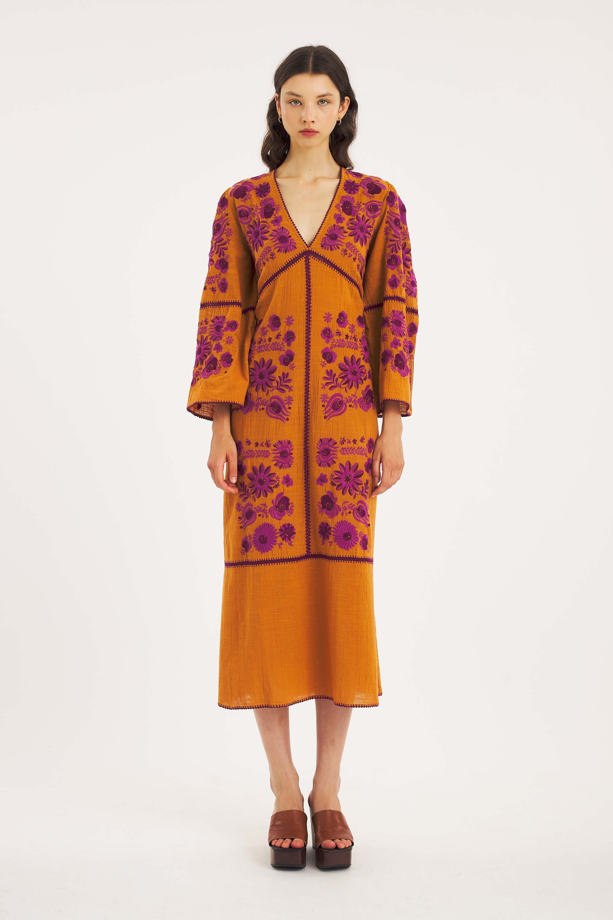 ワンピース ANTIK BATIK Matias Dress – Hand-Embroidered Cotton Elegance | Antik Batik