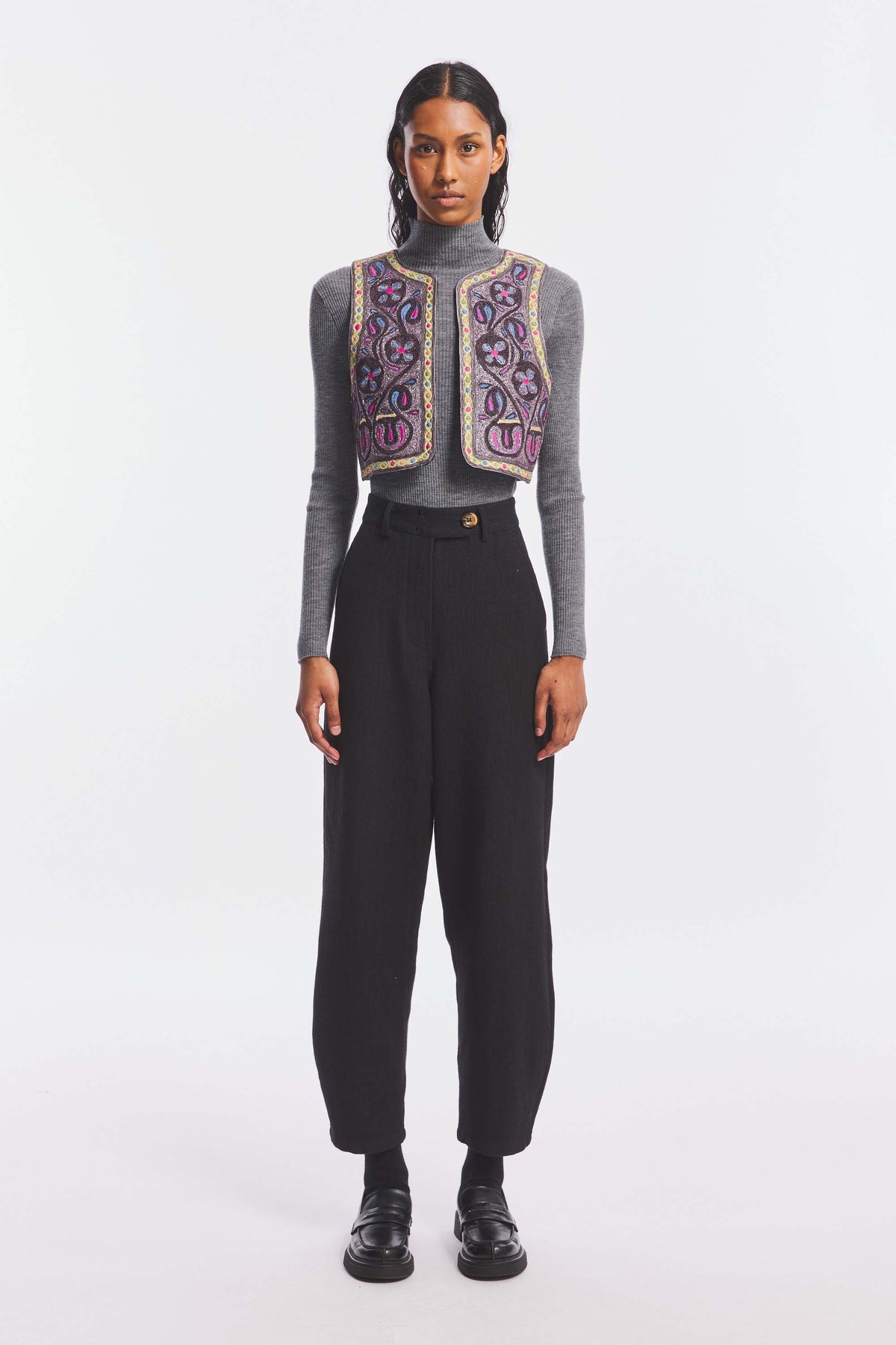 MOUNA1GIL-NAVY