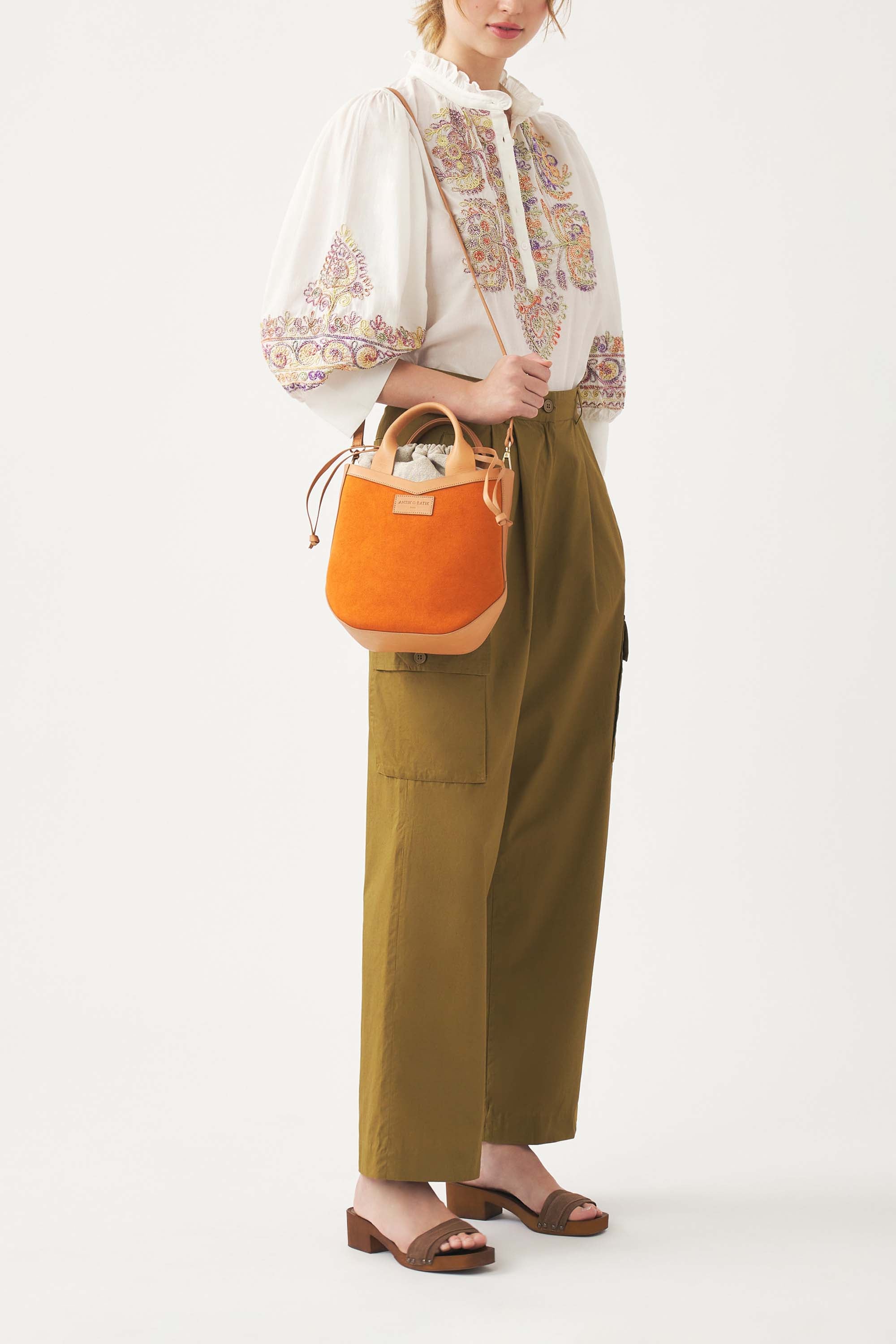 Hand-embroidered blouse Neil