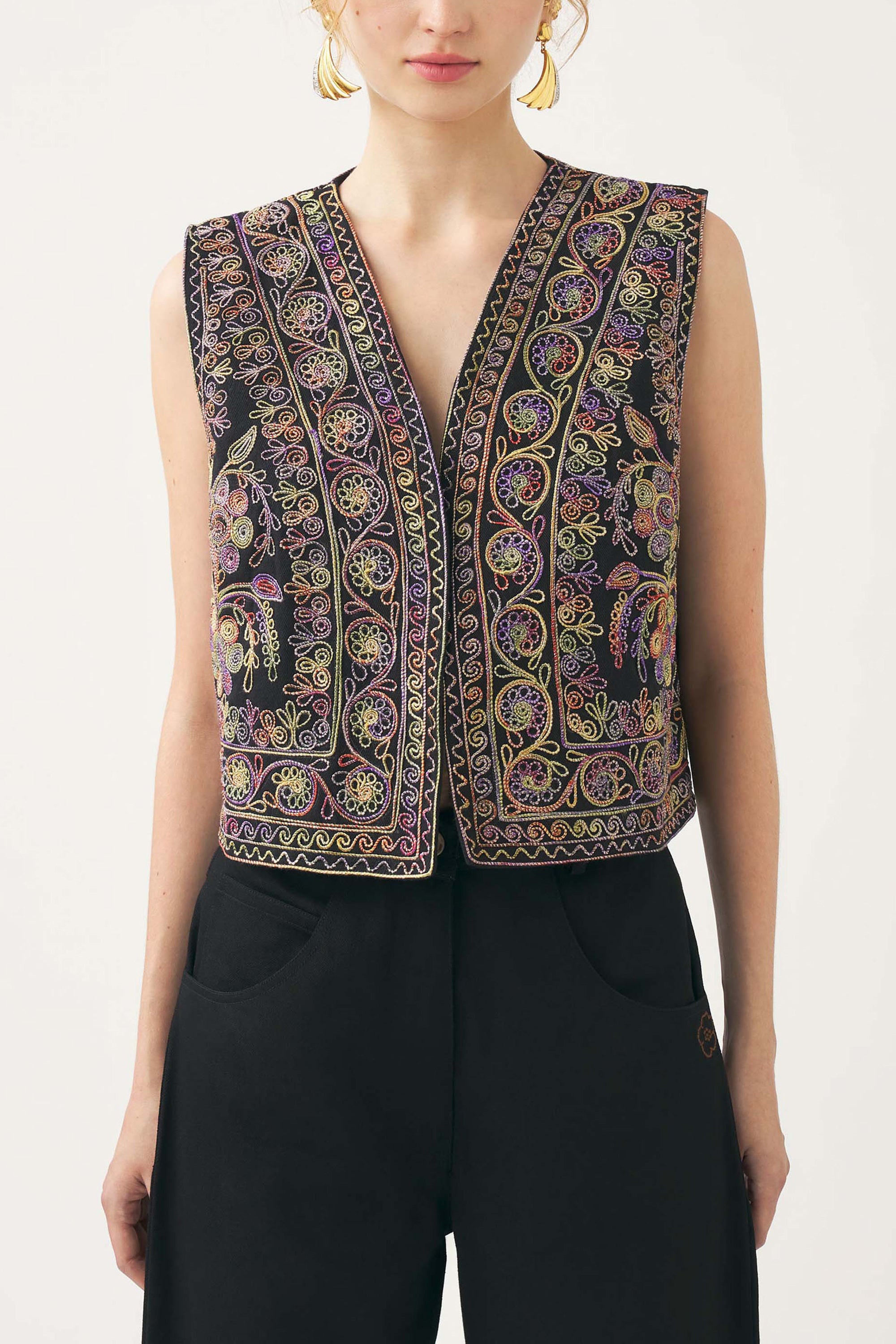 Hand-embroidered sleeveless gilet Neil