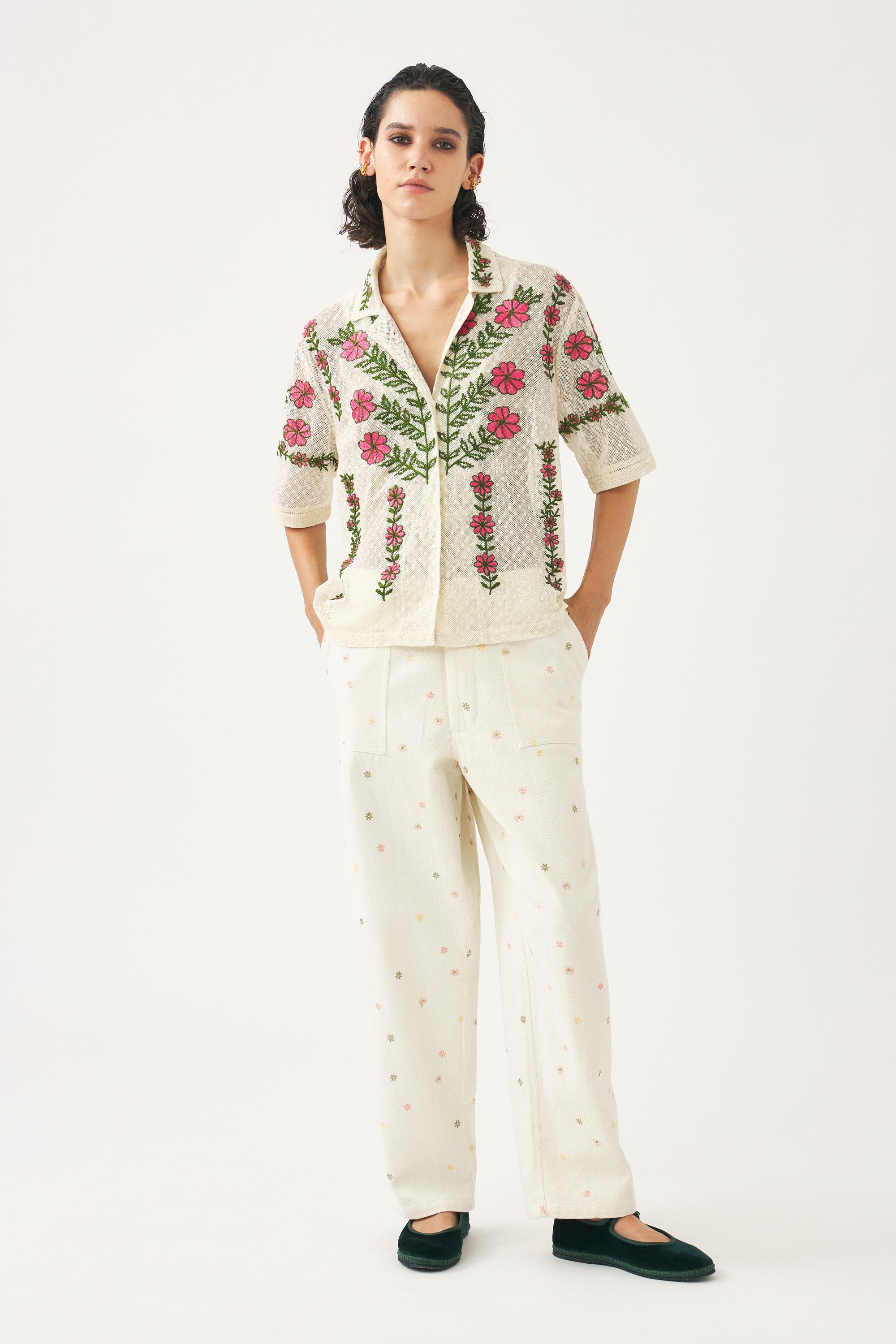 Chemise en dentelle brodée Ario