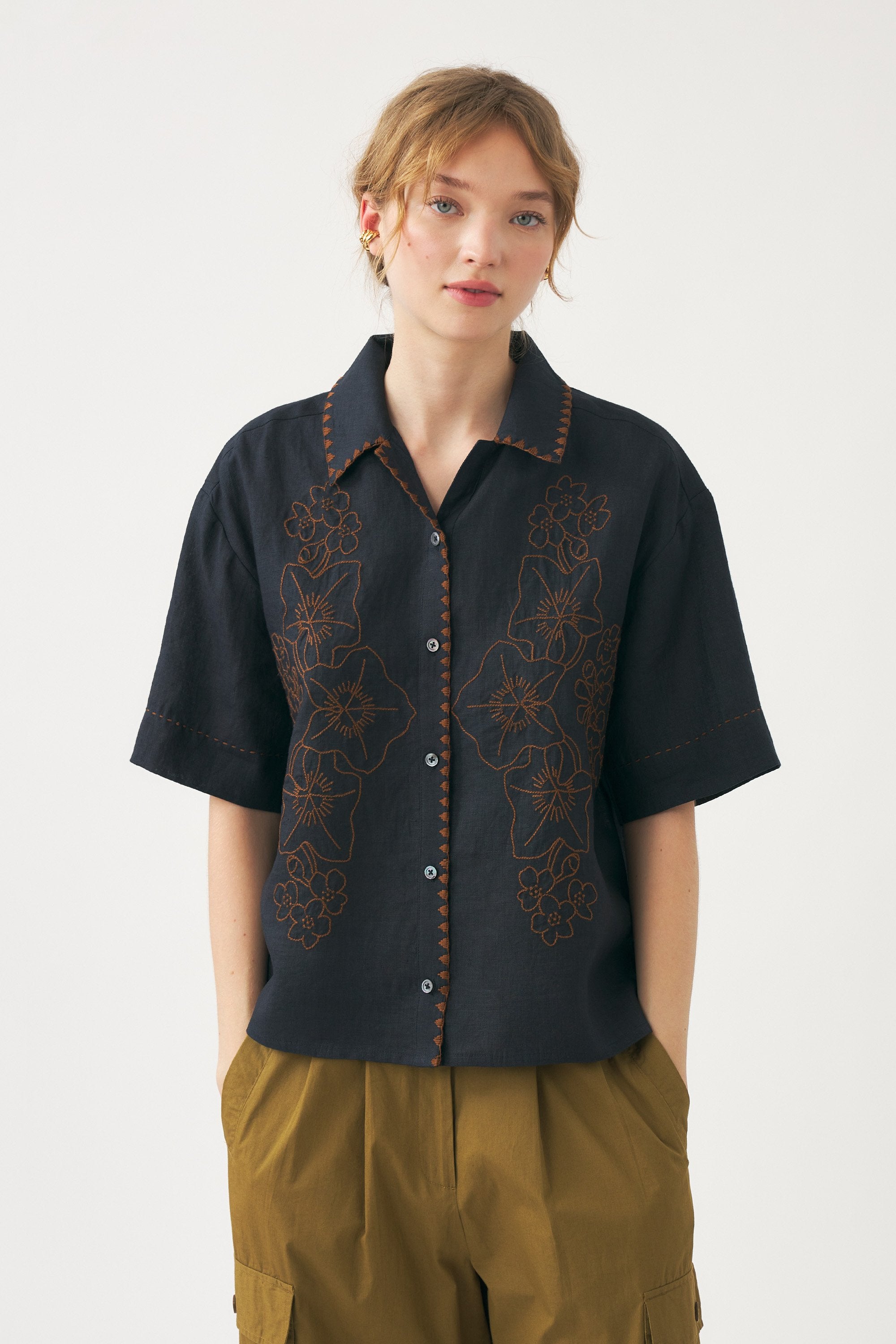 Chemise brodée à la main Cindy
