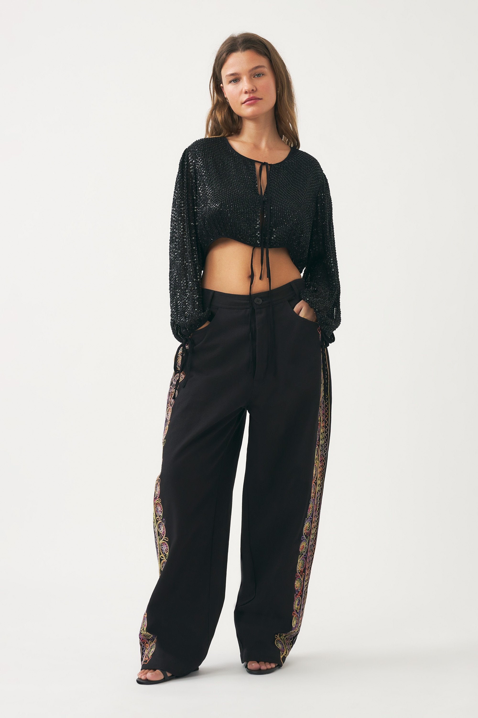 Crop top brodé à la main avec perles Dune